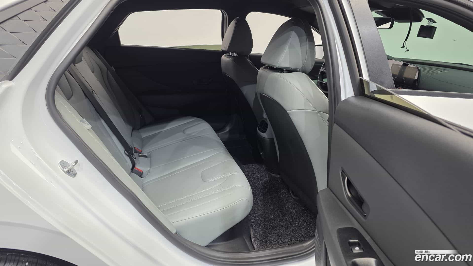 AVANTE Hyundai 2025.7-OPTION-016