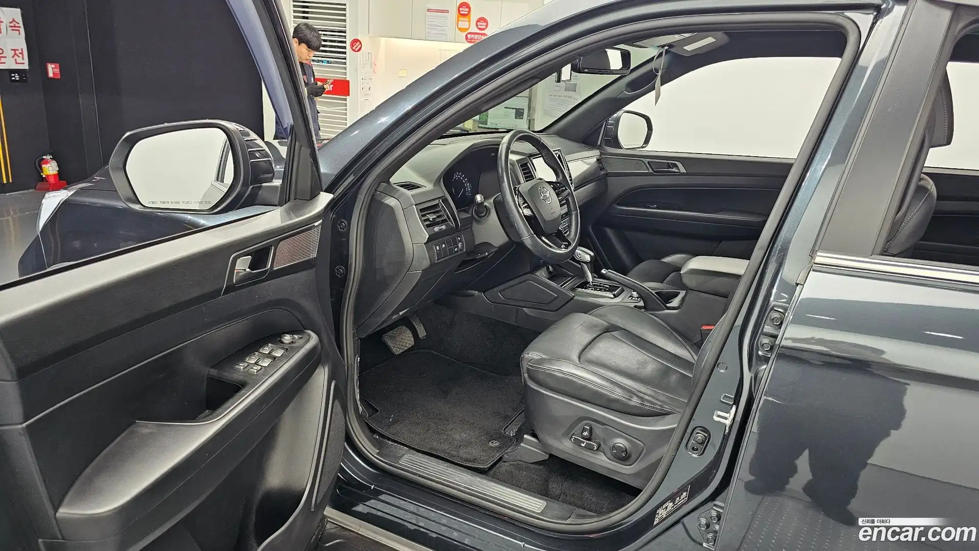 Rexton KG Mobility 2021.11-INNER-010
