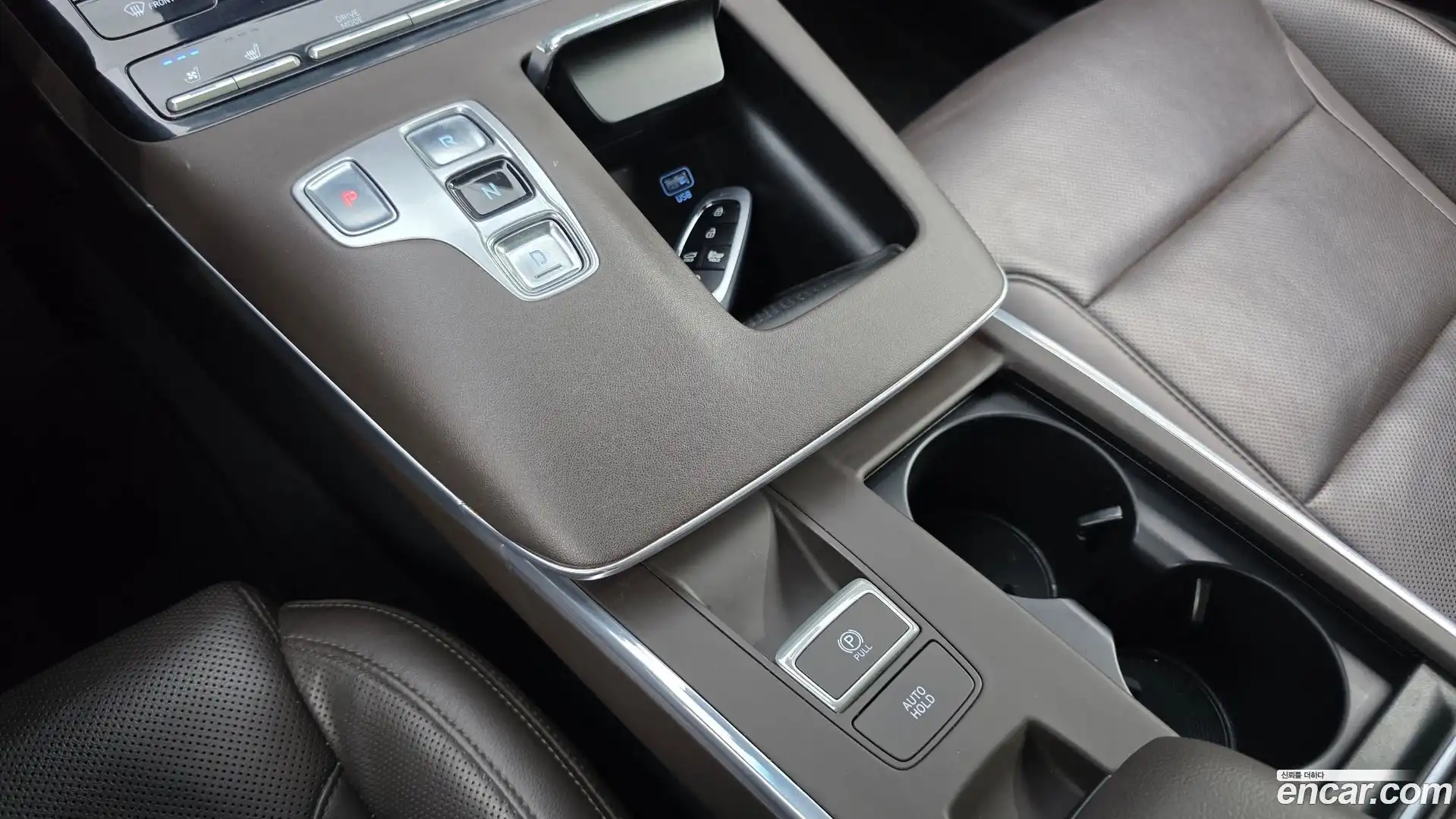Grandeur Hyundai 2022.1-INNER-009