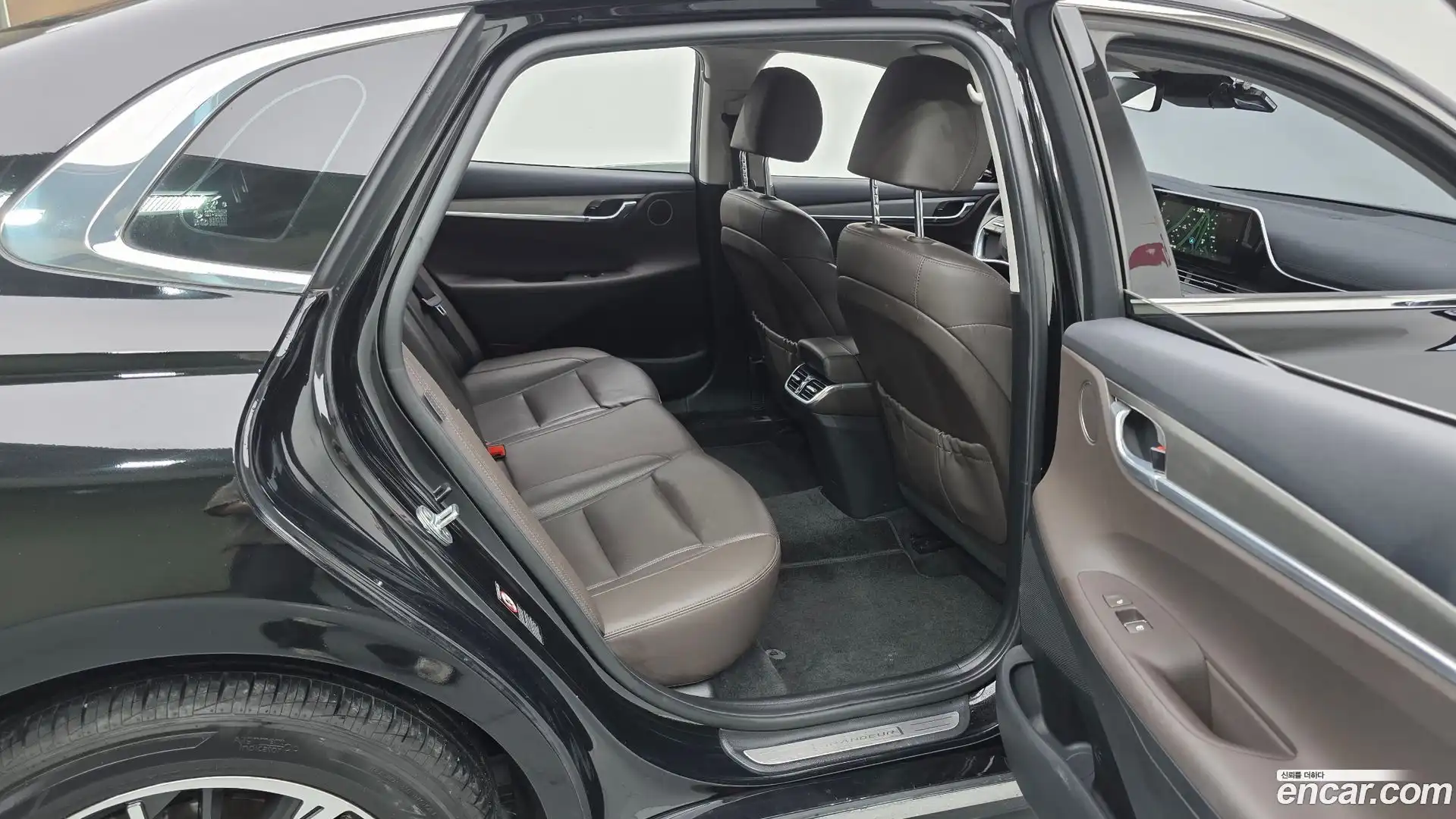Grandeur Hyundai 2022.1-OPTION-015
