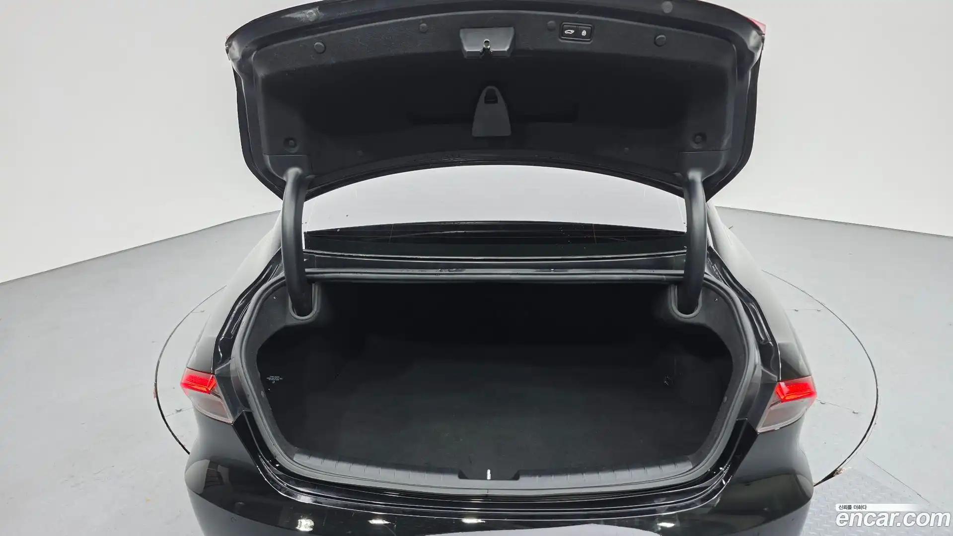 Grandeur Hyundai 2022.1-OPTION-024