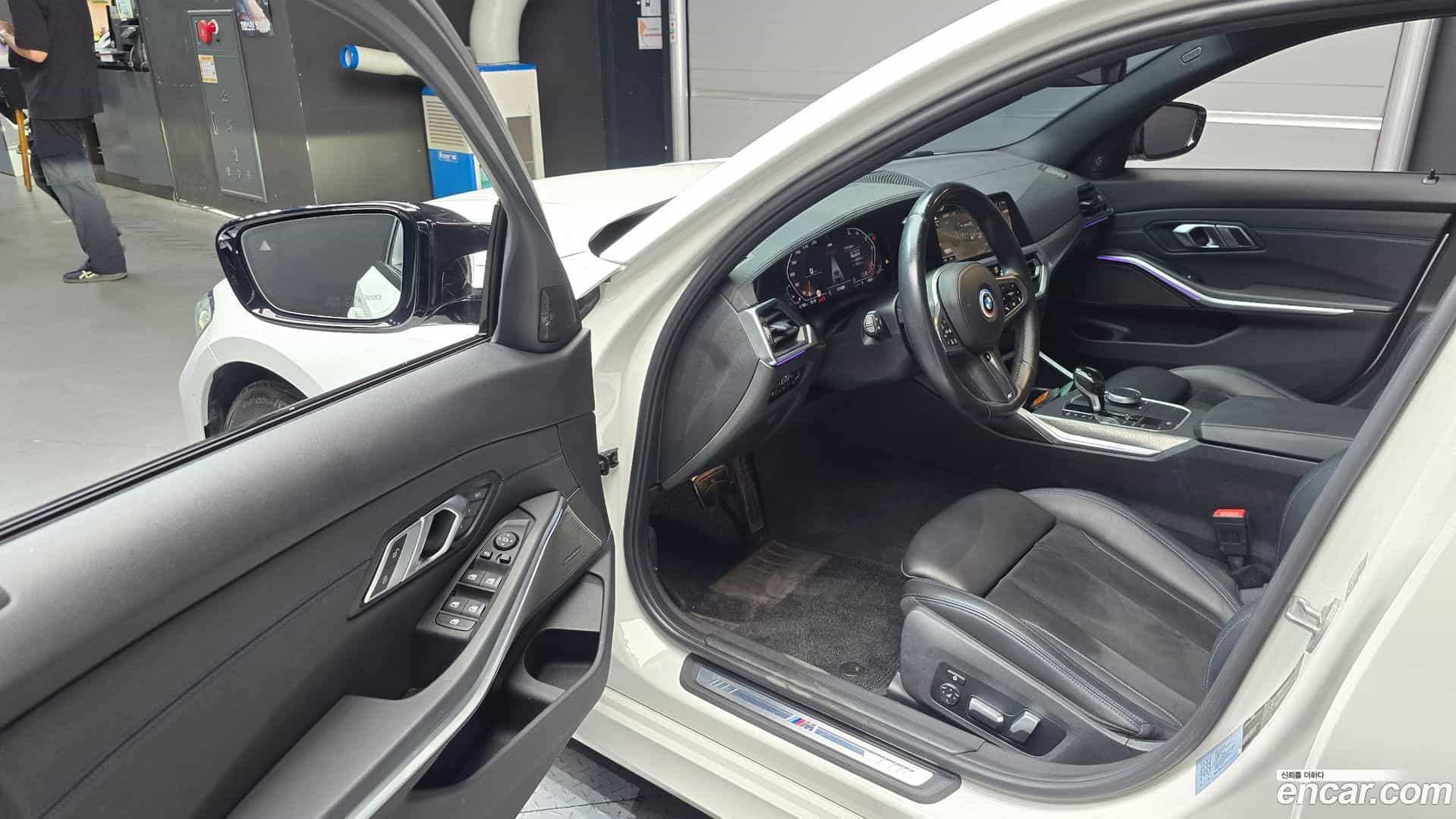 3-Series BMW 2020.6-INNER-010