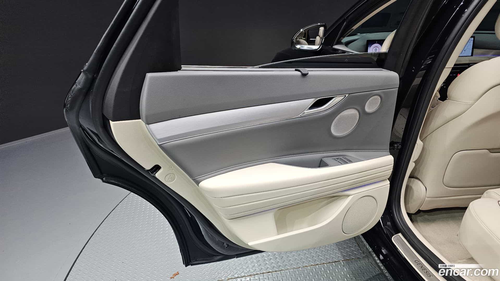 G80 Genesis 2026.1-INNER-035