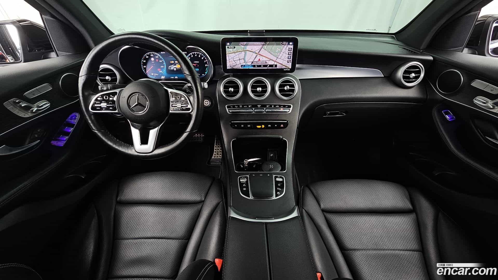 GLC-Class Mercedes-Benz 2021.4-INNER-007