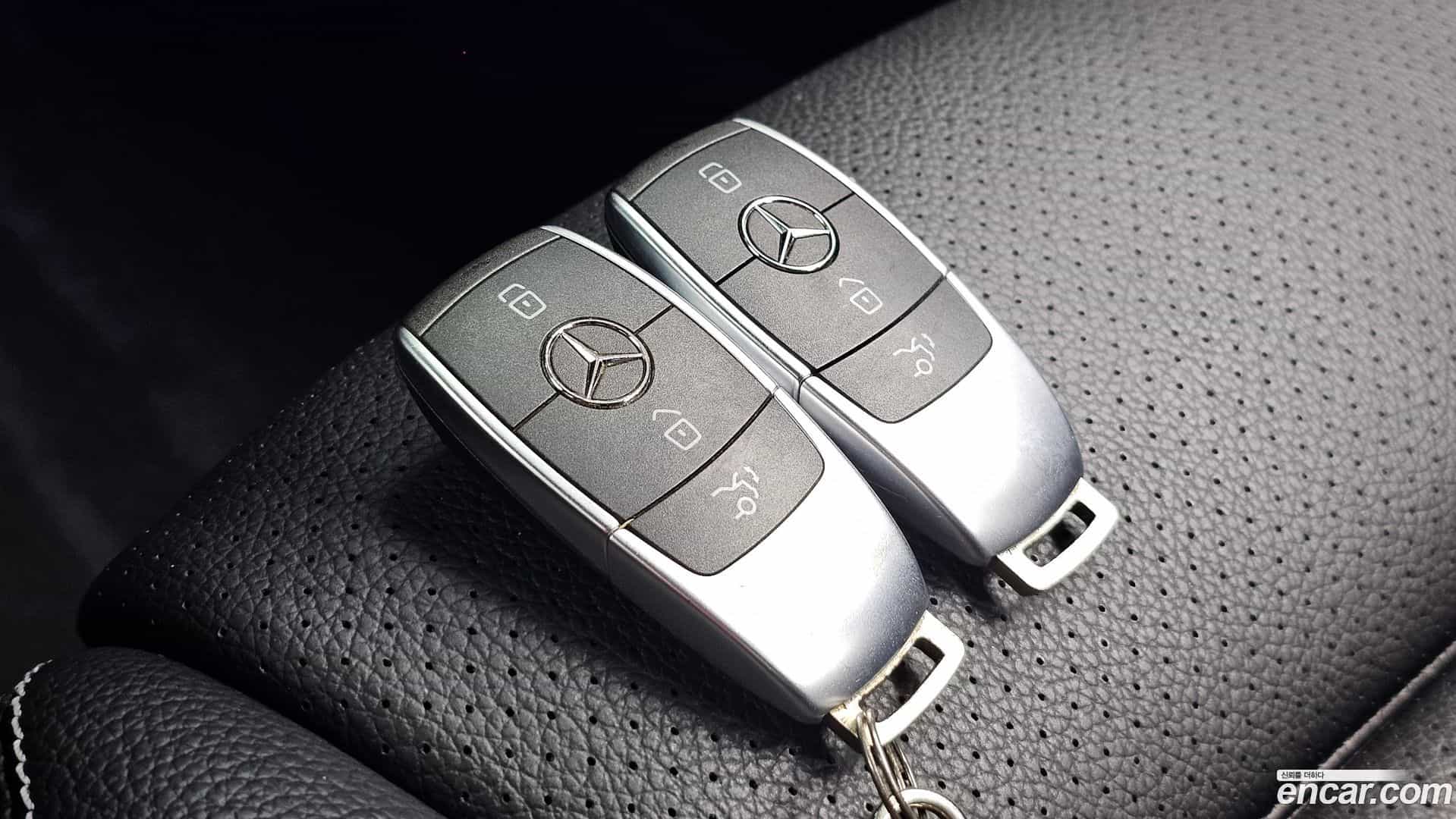 GLC-Class Mercedes-Benz 2021.4-OPTION-047