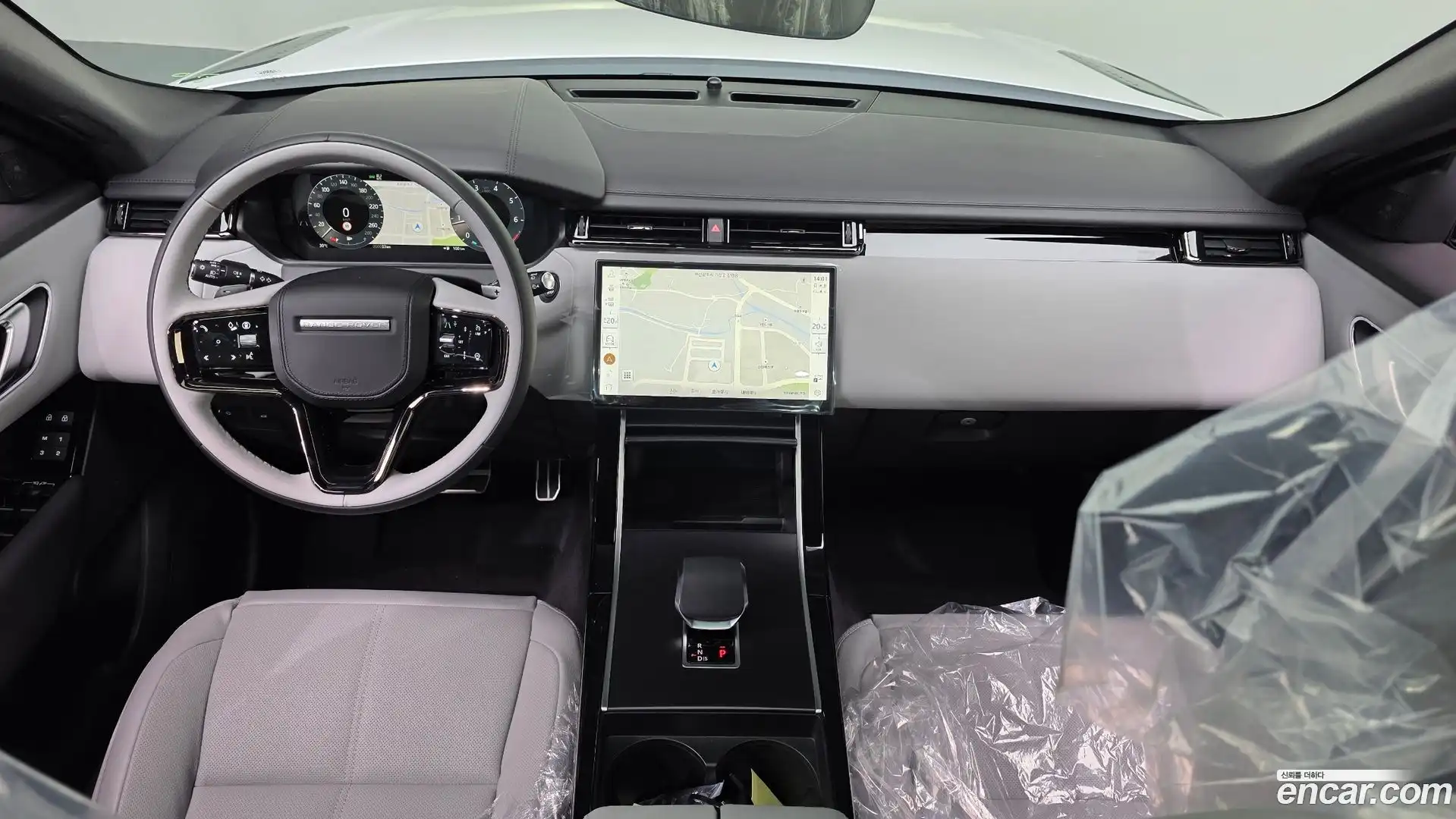 Range Rover Velar Land Rover 2026.5-INNER-007