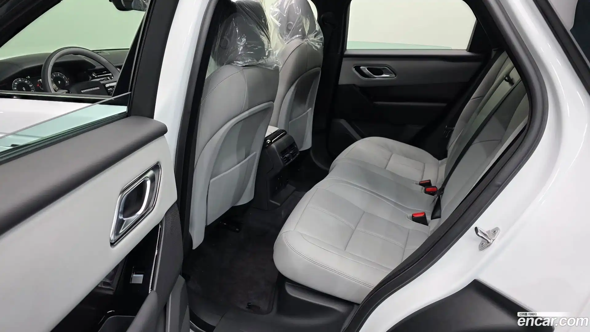 Range Rover Velar Land Rover 2026.5-OPTION-016