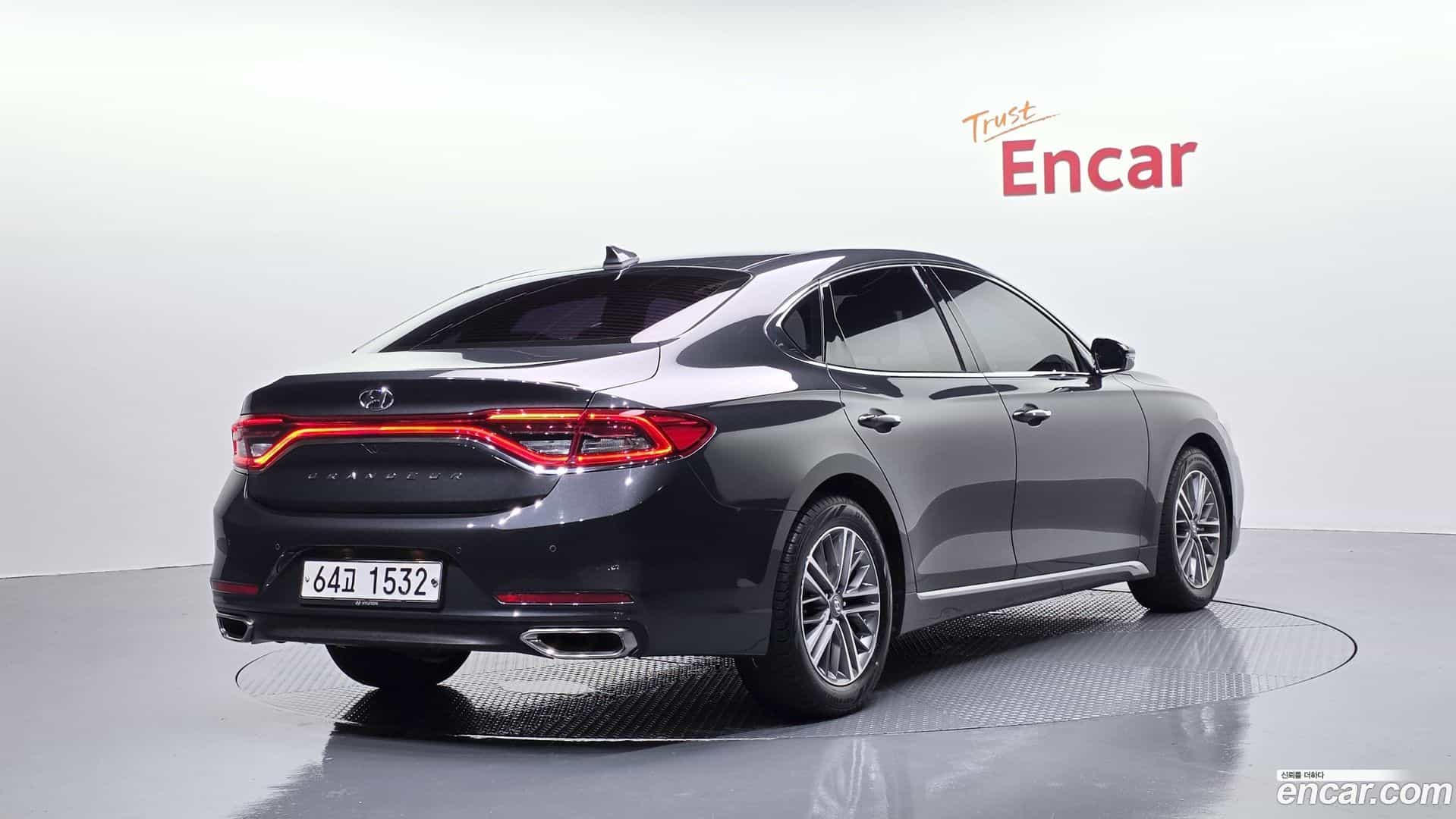 Grandeur Hyundai 2017.9-OUTER-002