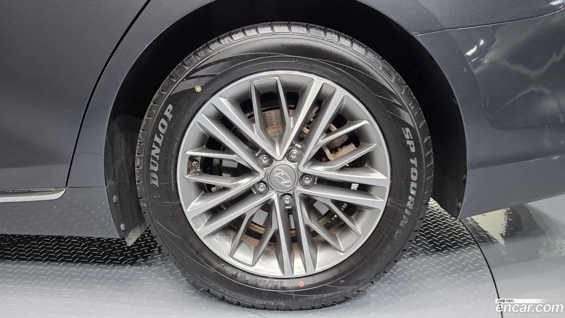 Grandeur Hyundai 2017.9-OUTER-031