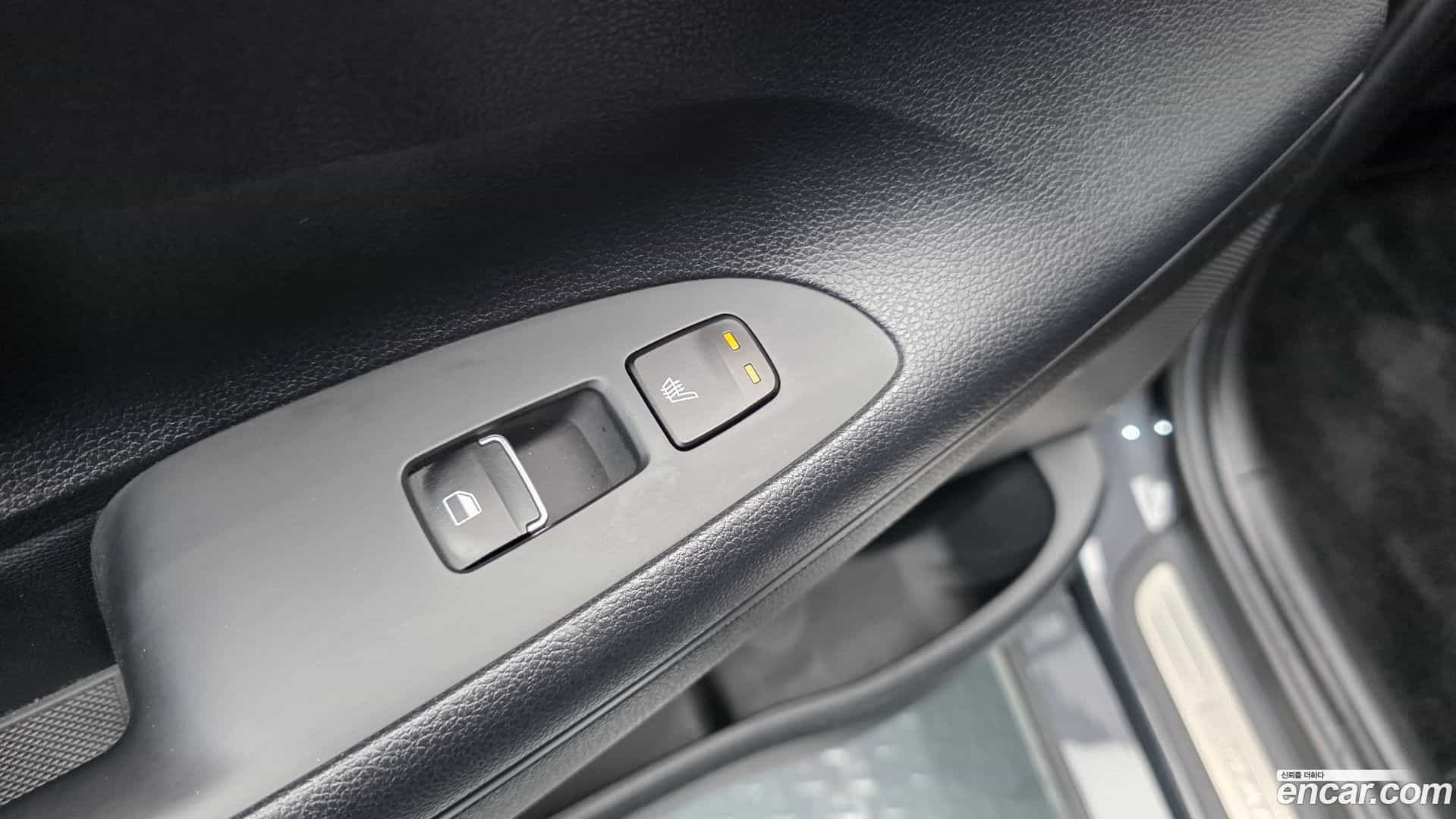 Grandeur Hyundai 2017.9-OPTION-041