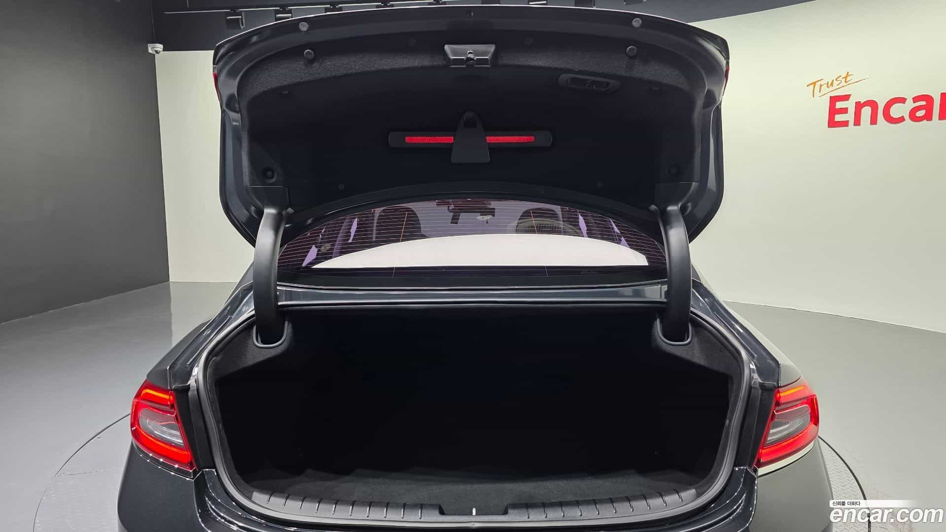 Grandeur Hyundai 2017.9-OPTION-045