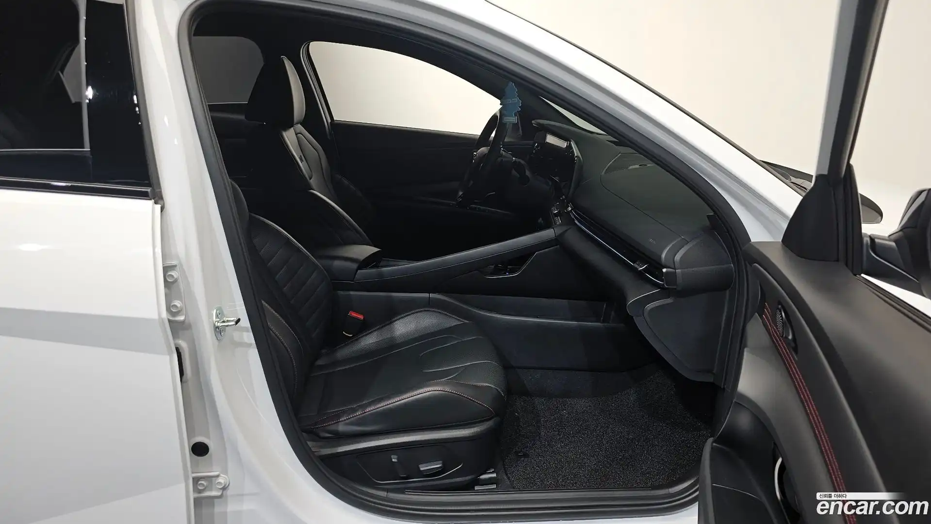 AVANTE Hyundai 2025.1-INNER-036