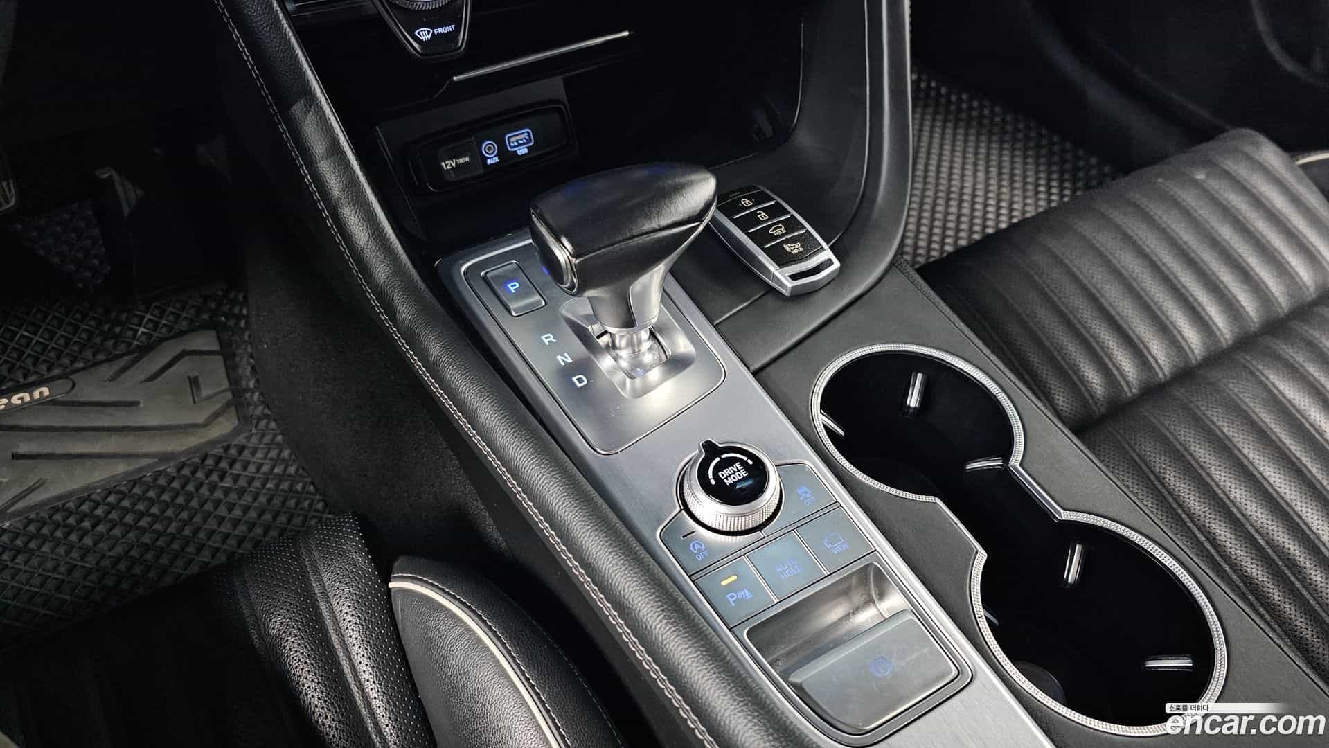 G70 Genesis 2018.0-INNER-009
