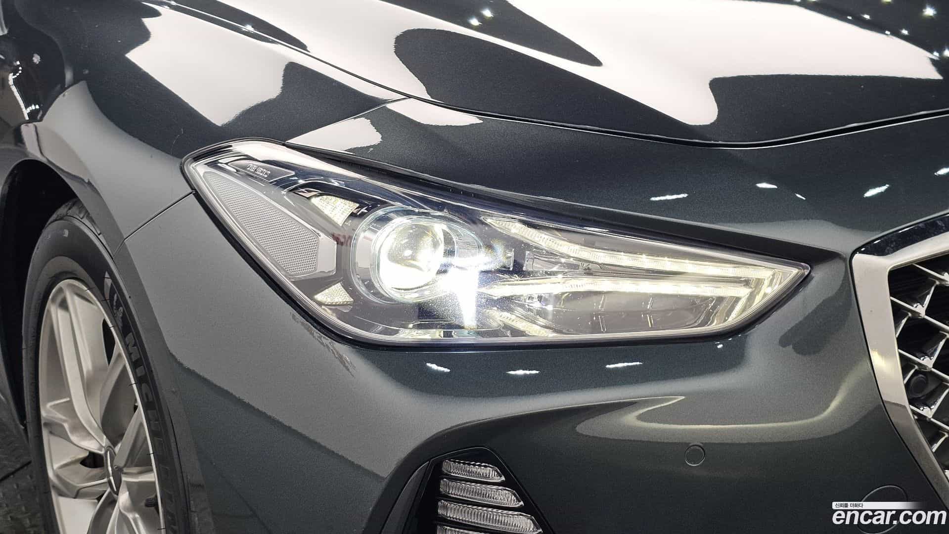 G70 Genesis 2018.0-OUTER-032