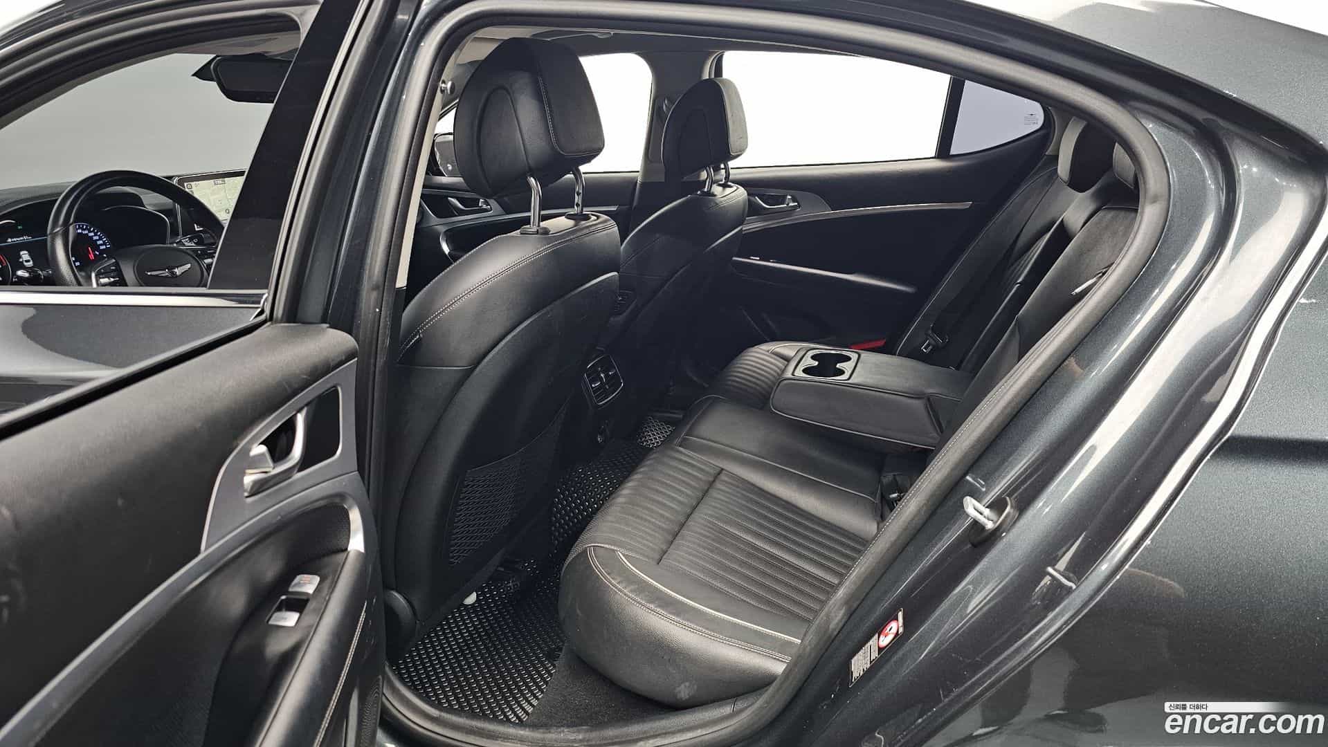 G70 Genesis 2018.0-INNER-036