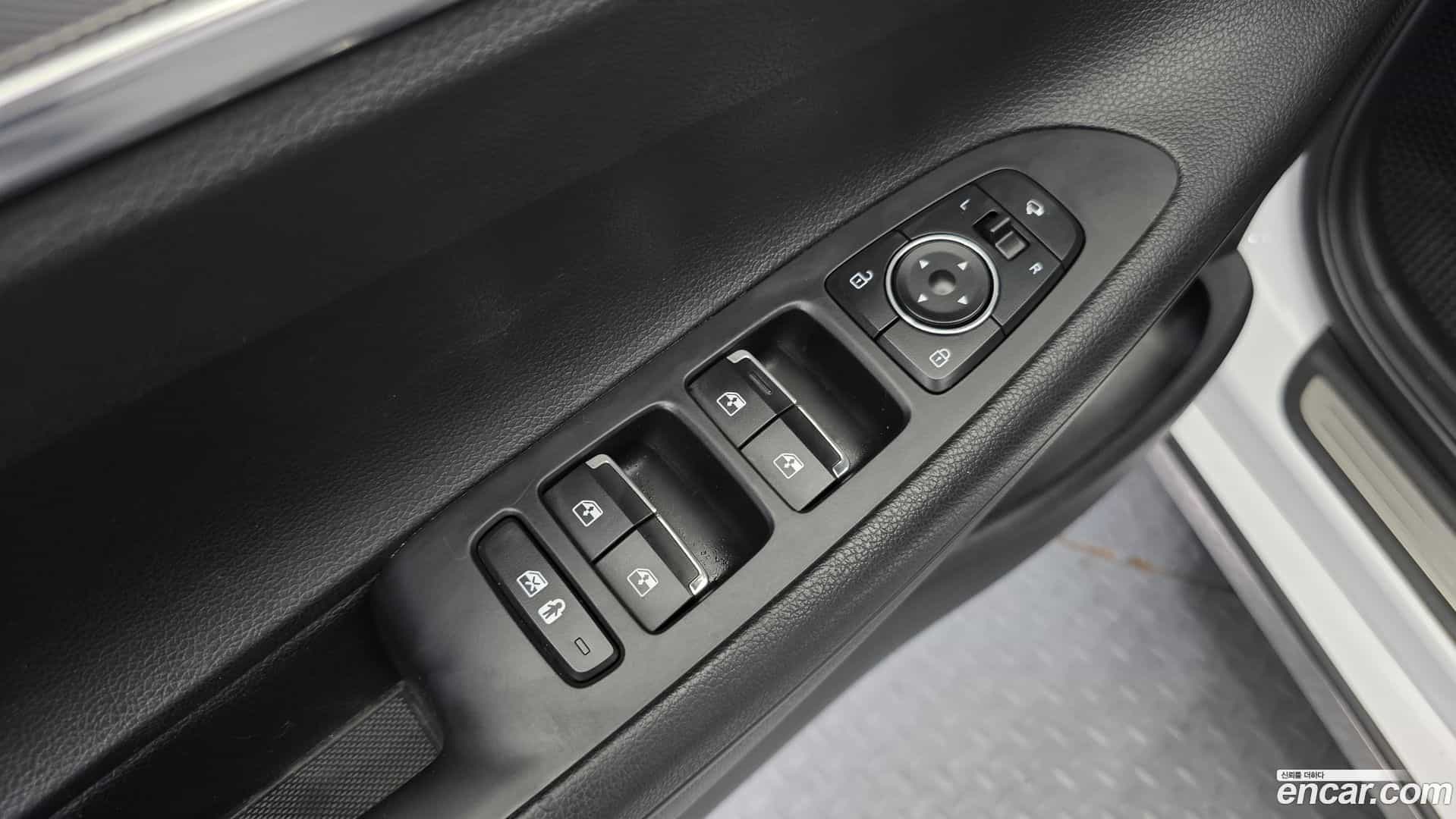 Grandeur Hyundai 2021.8-OPTION-017