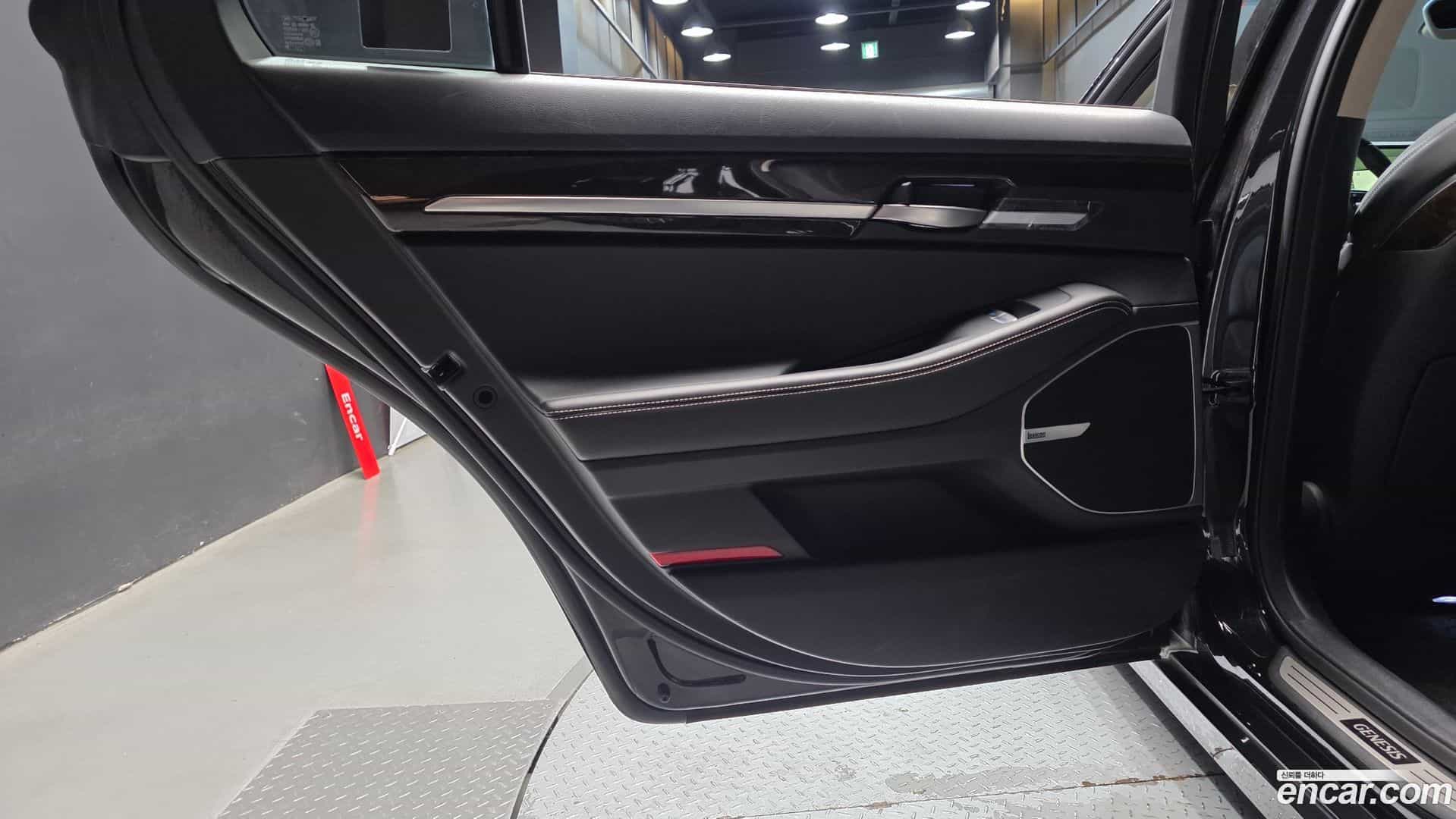 G90 Genesis 2019.3-INNER-035