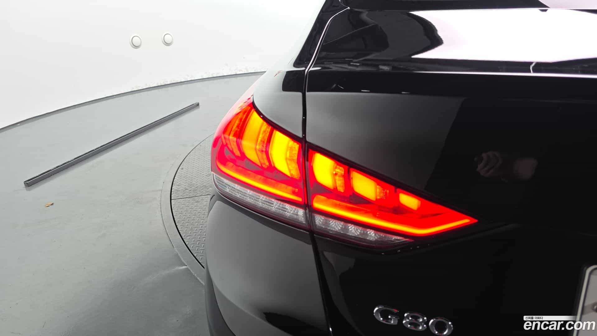 G80 Genesis 2017.3-OUTER-033