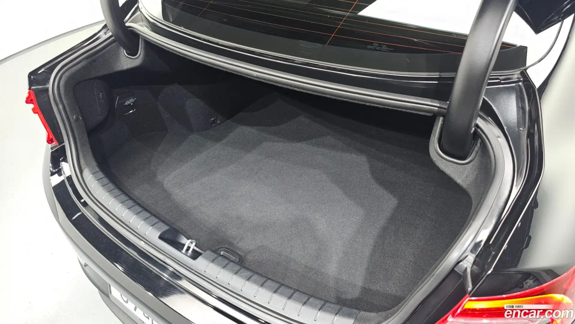 Grandeur Hyundai 2019.2-OPTION-024