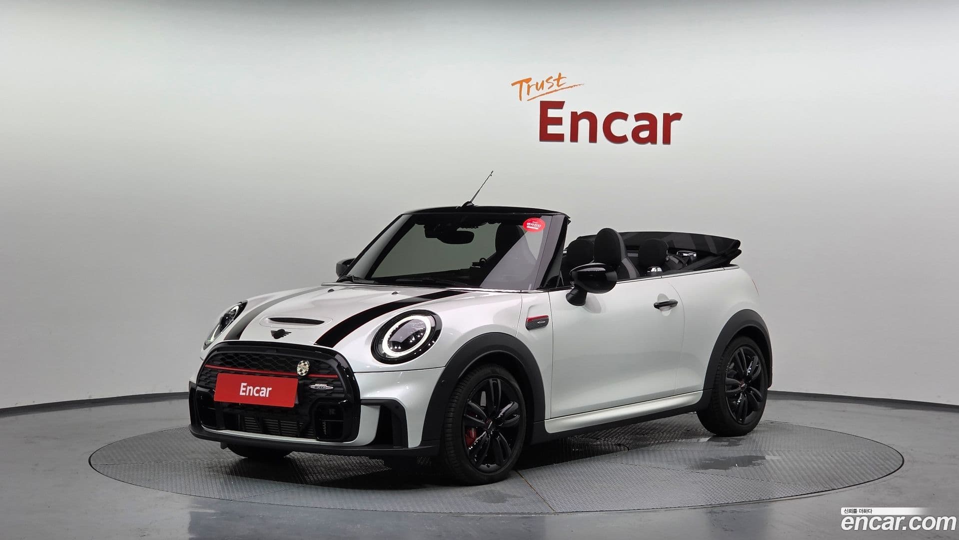 Main__Slider__Photo:Cooper Convertible Mini 2024.4-0