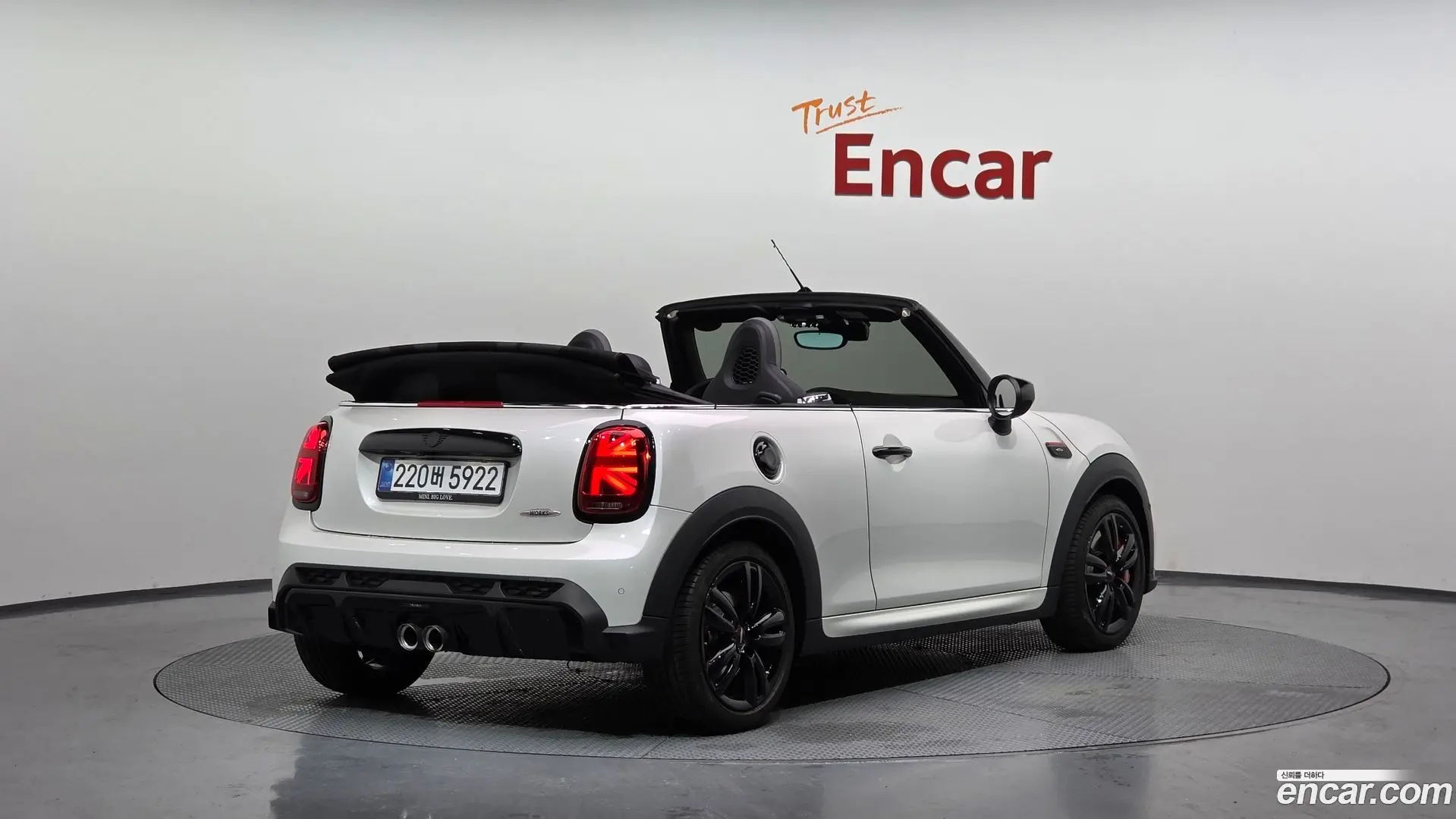 Main__Slider__Photo:Cooper Convertible Mini 2024.4-1