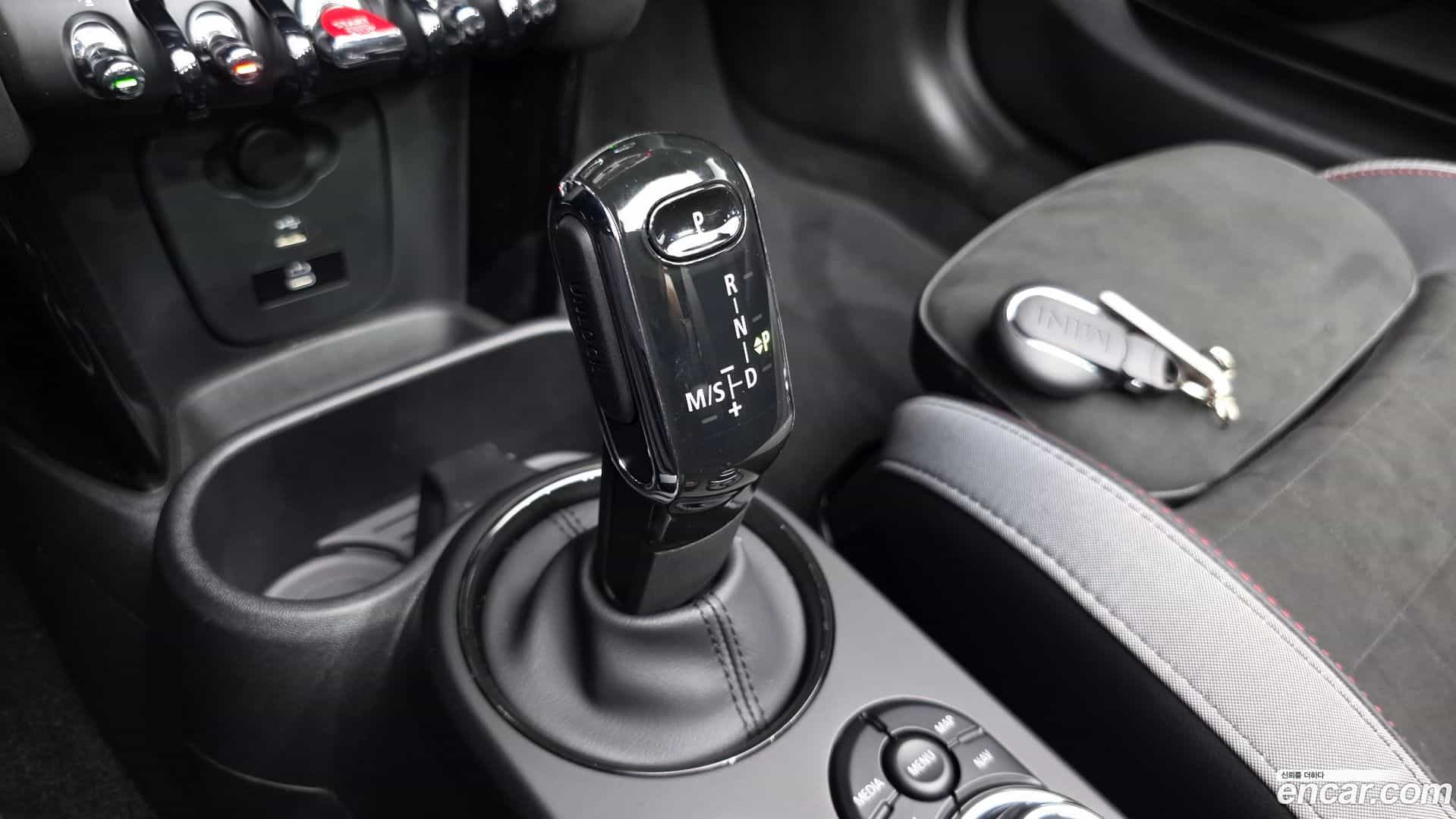 Cooper Convertible Mini 2024.4-INNER-009