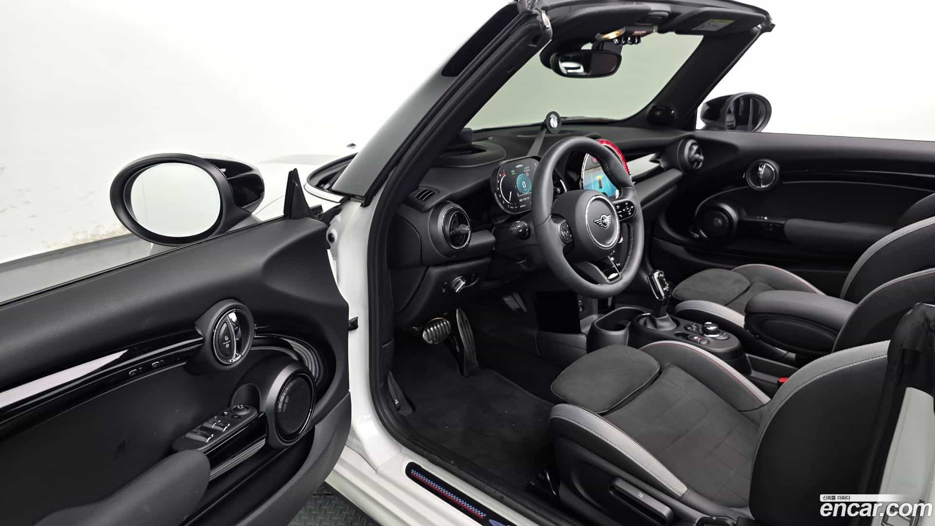 Cooper Convertible Mini 2024.4-INNER-010