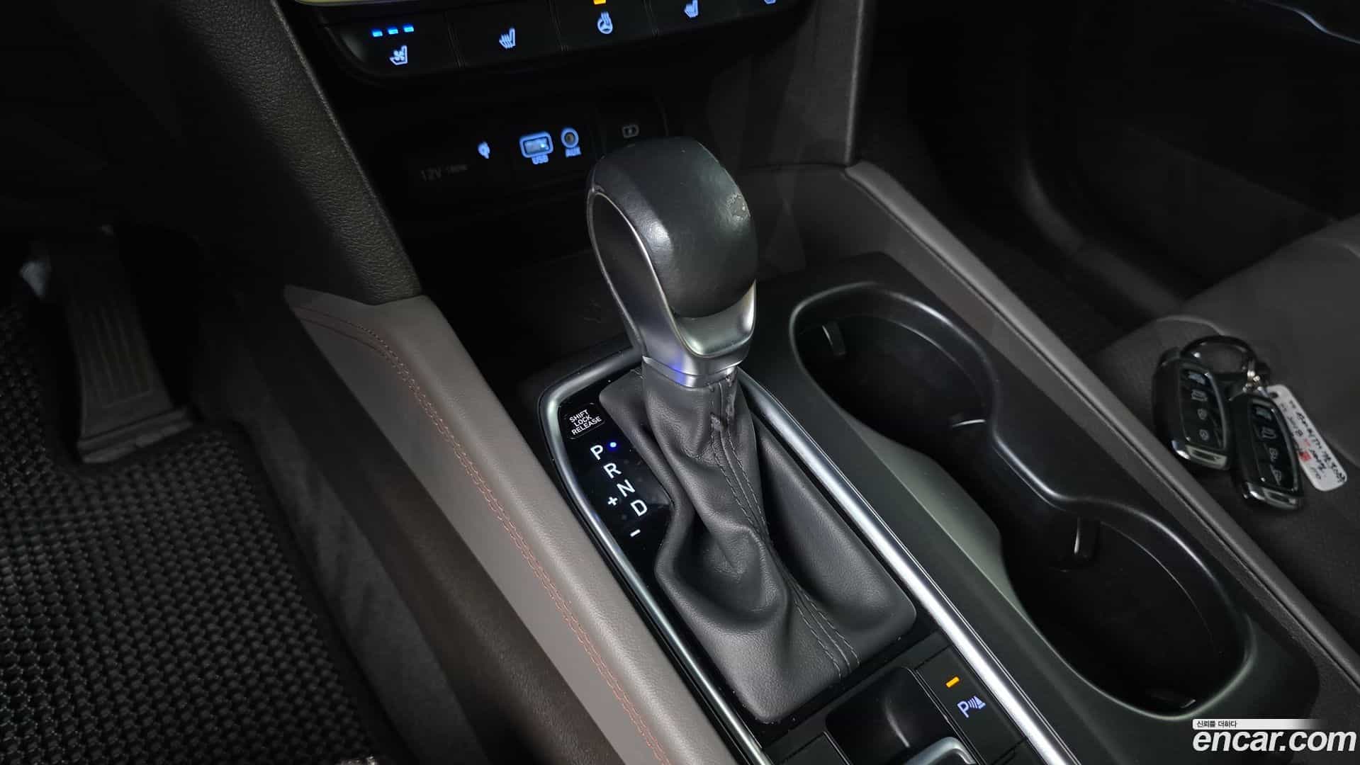 Santafe Hyundai 2018.2-INNER-009