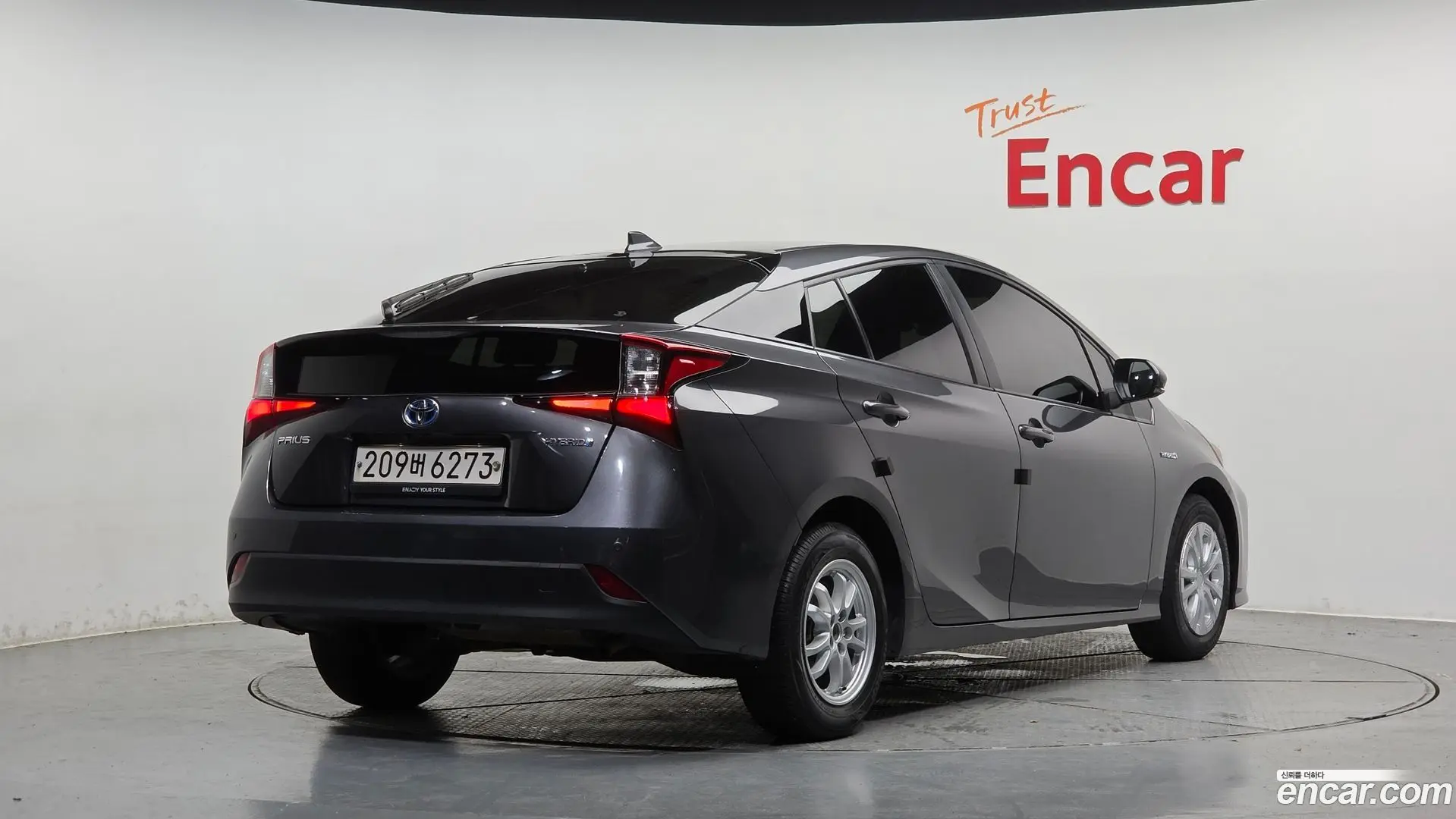 Main__Slider__Photo:Prius Toyota 2021.7-1