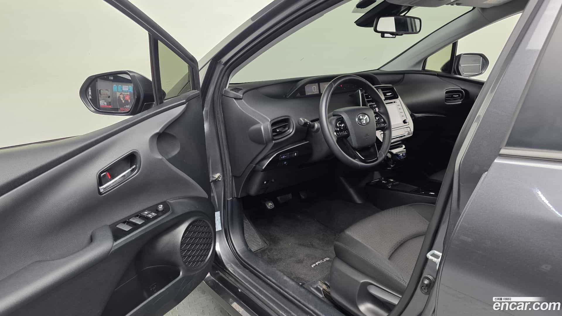 Prius Toyota 2021.7-INNER-010