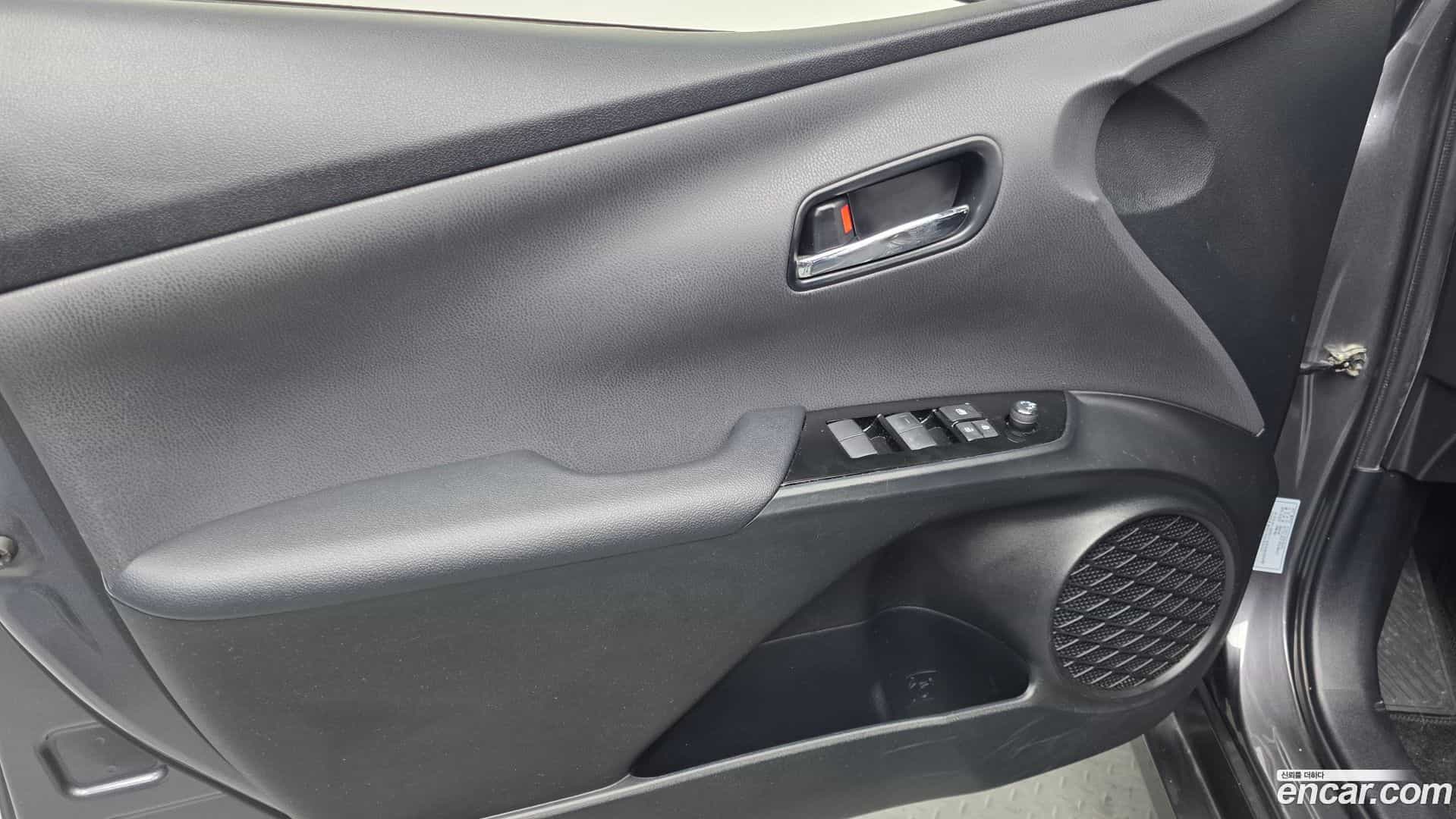 Prius Toyota 2021.7-INNER-034