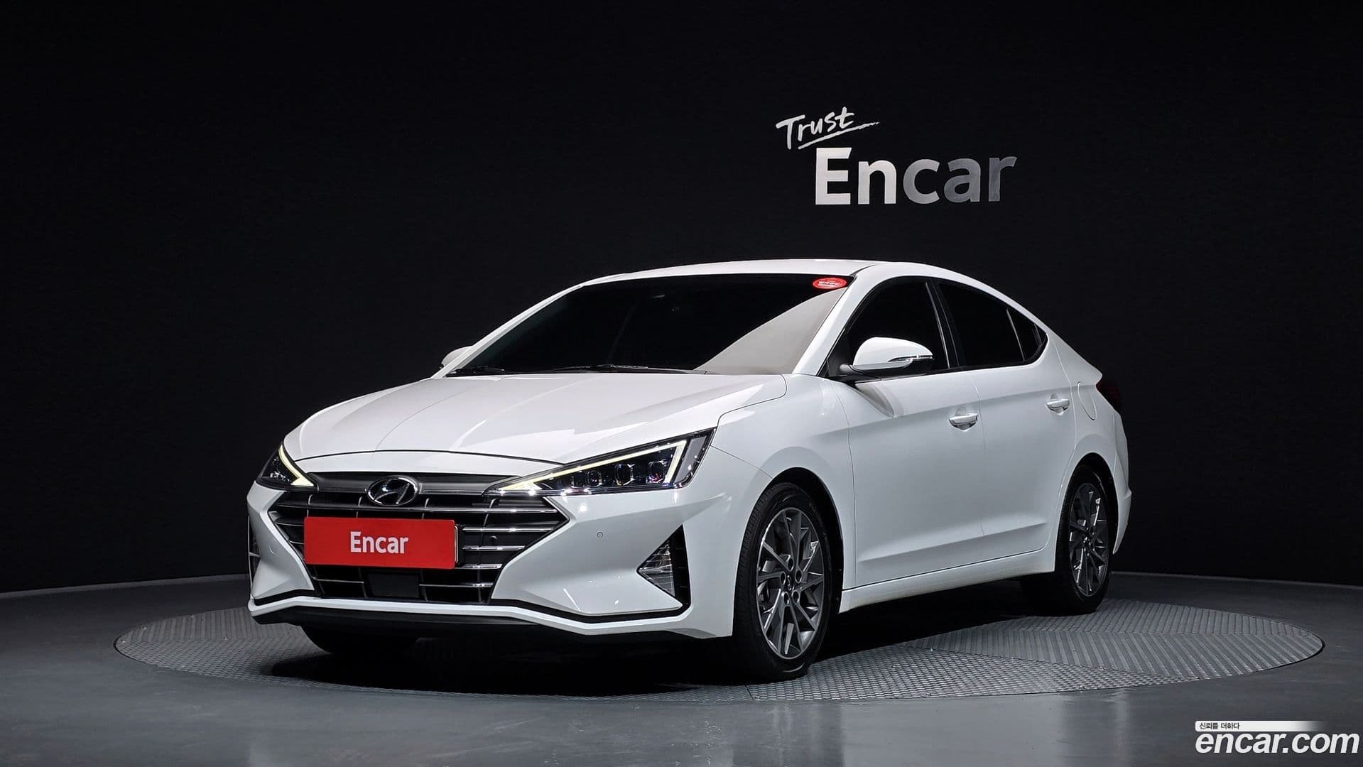 Main__Slider__Photo:AVANTE Hyundai 2019.6-0