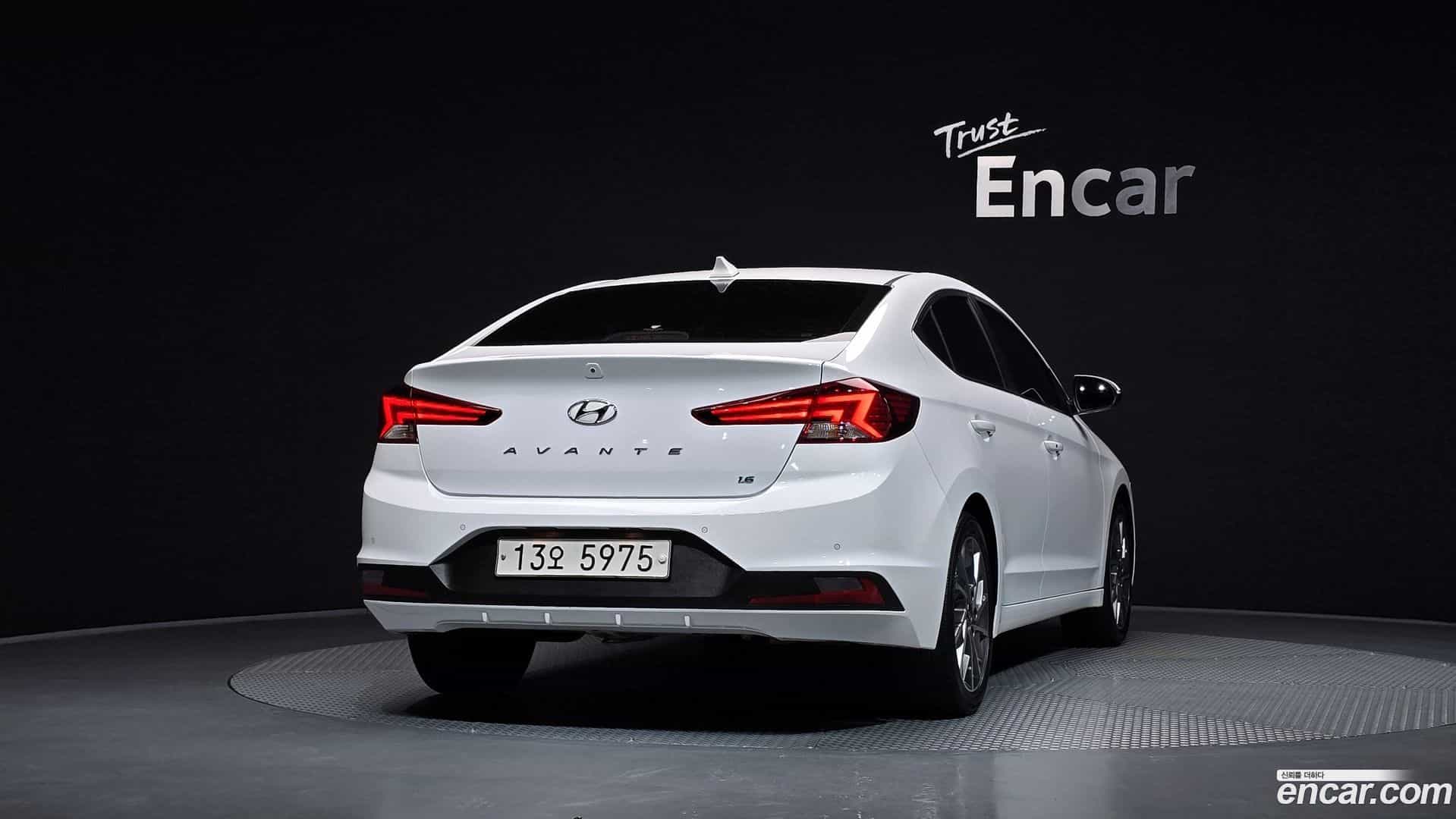 AVANTE Hyundai 2019.6-OUTER-004