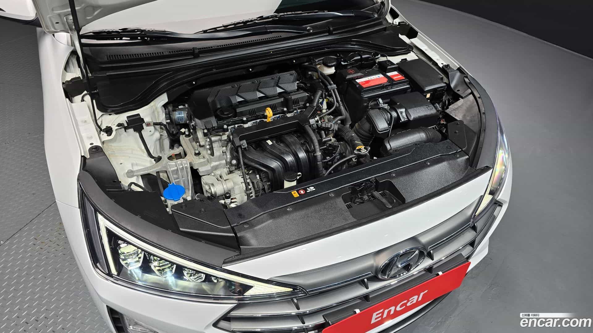 AVANTE Hyundai 2019.6-OUTER-006