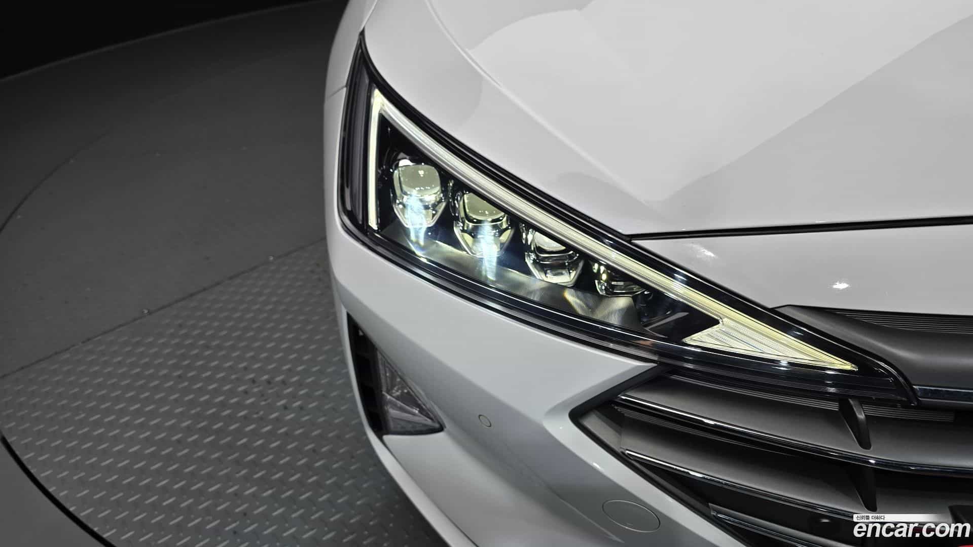 AVANTE Hyundai 2019.6-OUTER-032