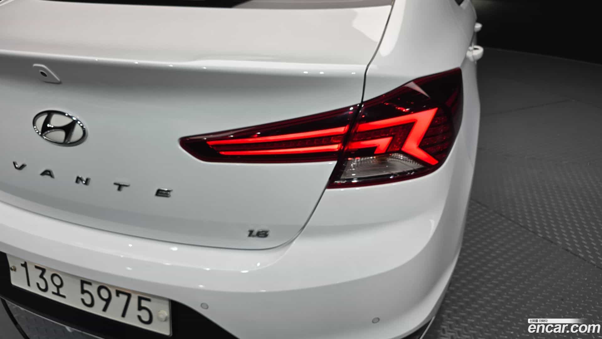 AVANTE Hyundai 2019.6-OUTER-033