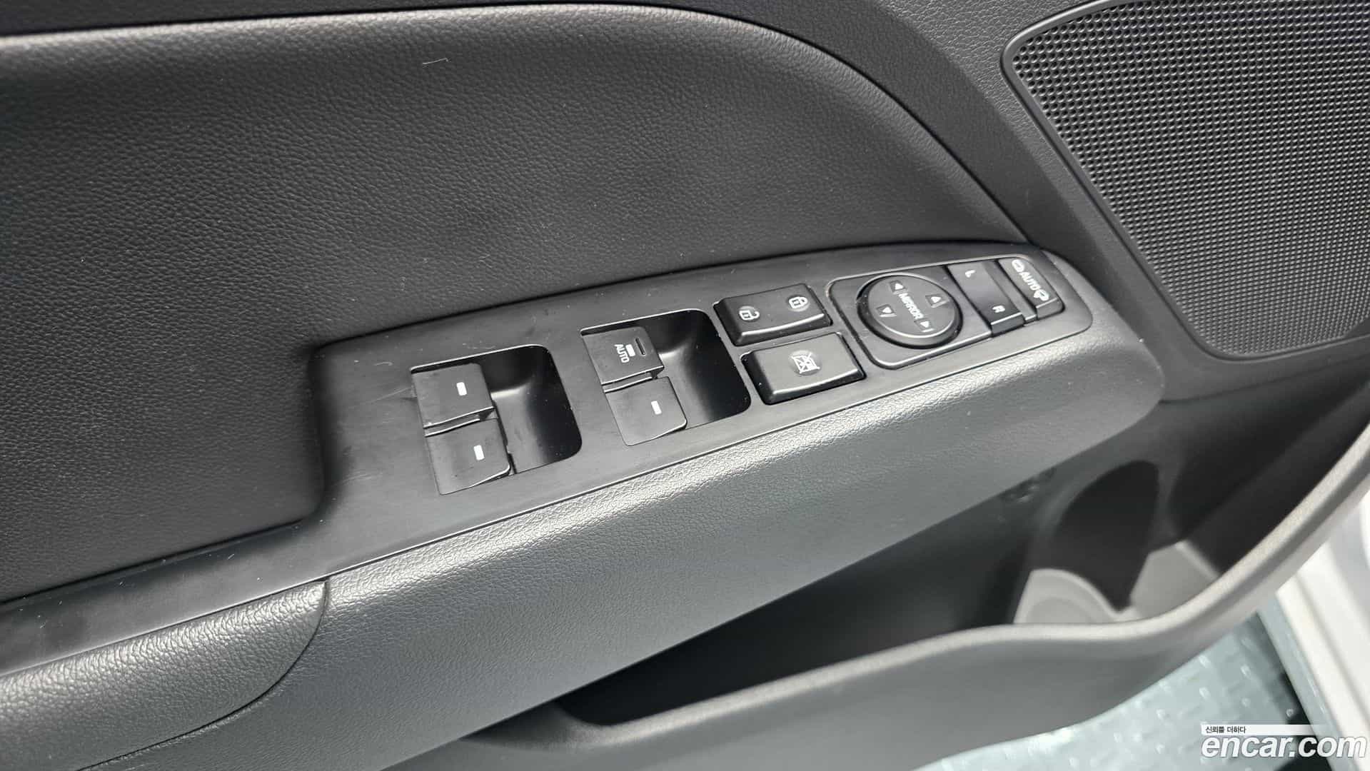 AVANTE Hyundai 2019.6-OPTION-041