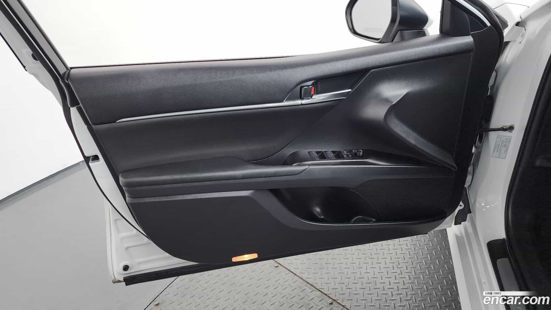 Camry Toyota 2023.9-INNER-034
