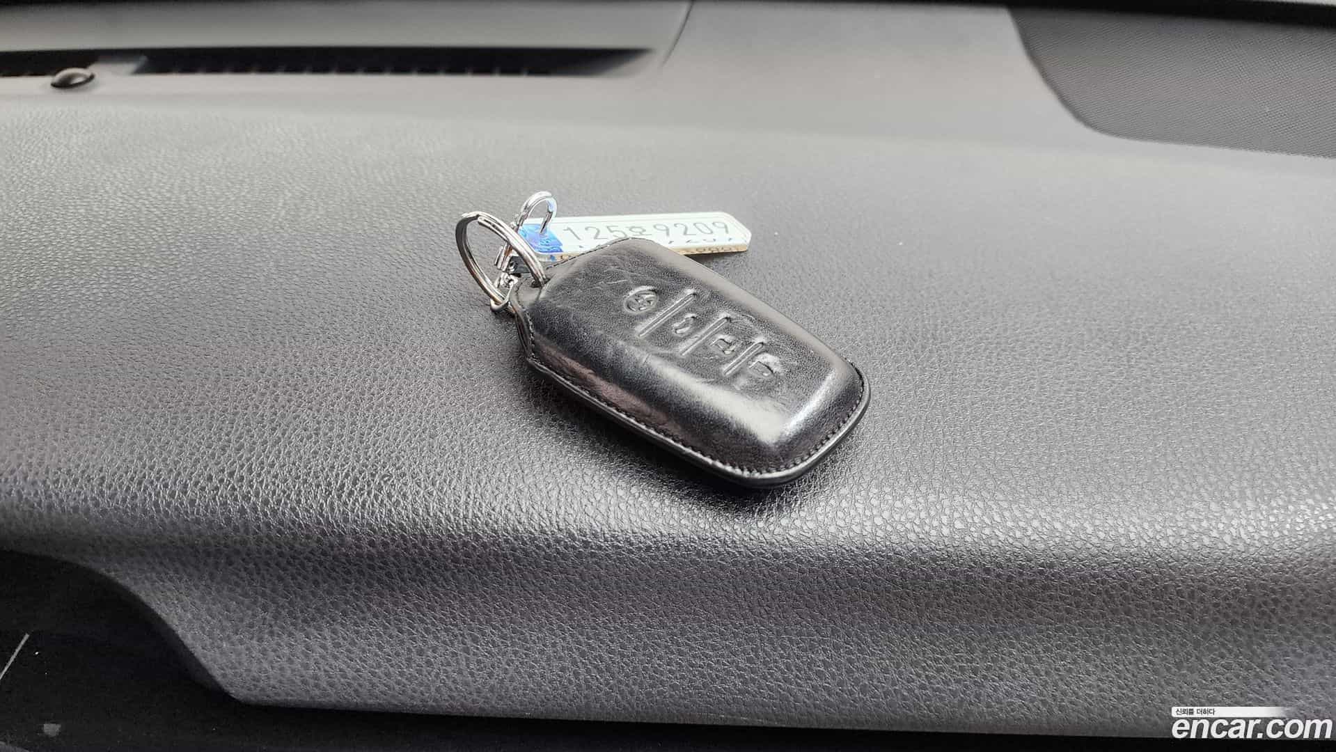 Camry Toyota 2023.9-OPTION-042
