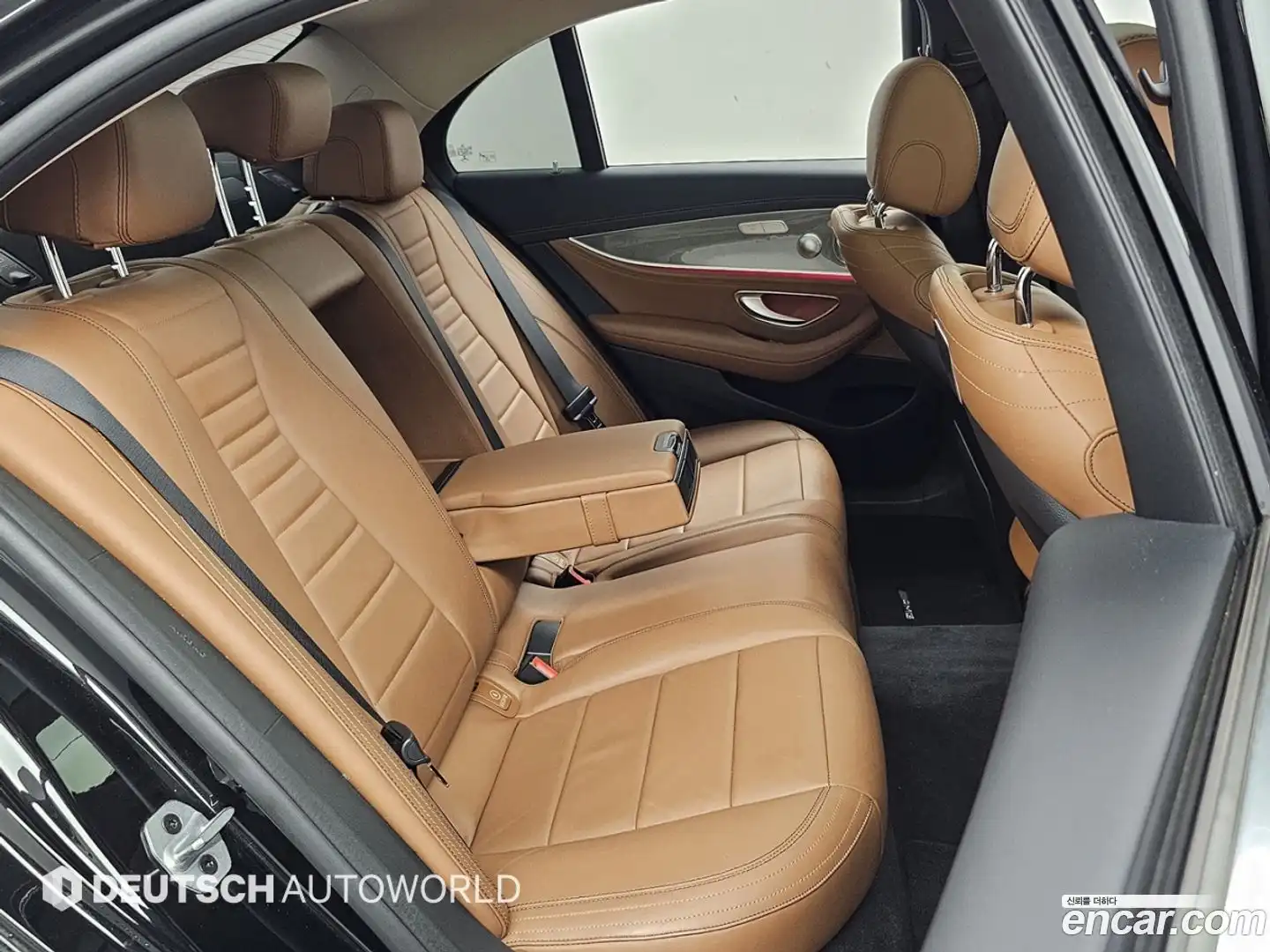 E-Class Mercedes-Benz 2019.9-OPTION-016