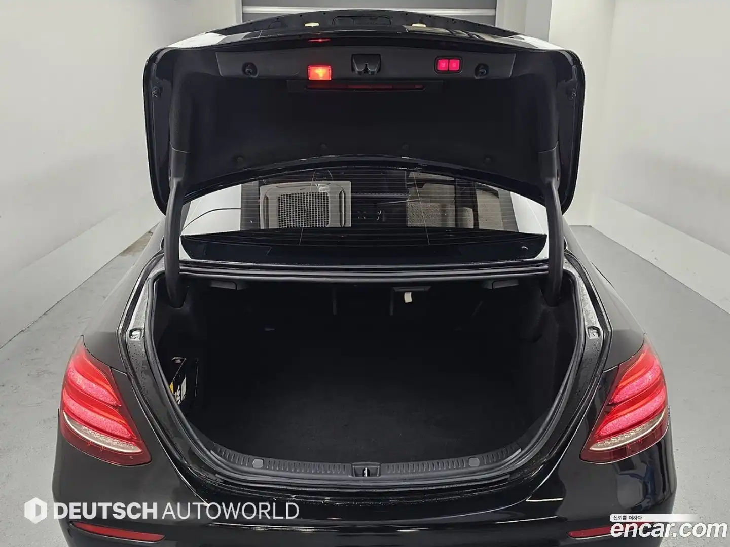 E-Class Mercedes-Benz 2019.9-OPTION-023