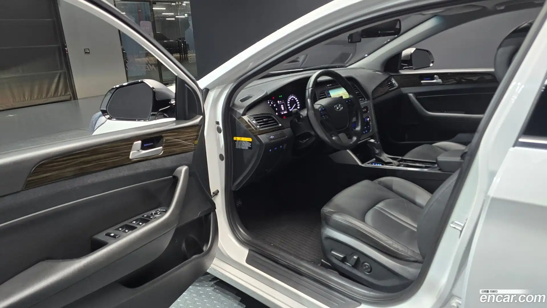 Sonata Hyundai 2016.1-INNER-010