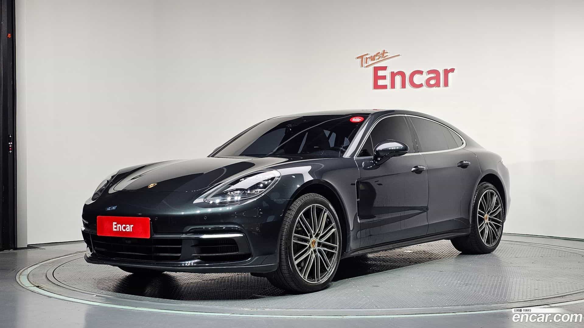Panamera Porsche 2018.2-OUTER-001