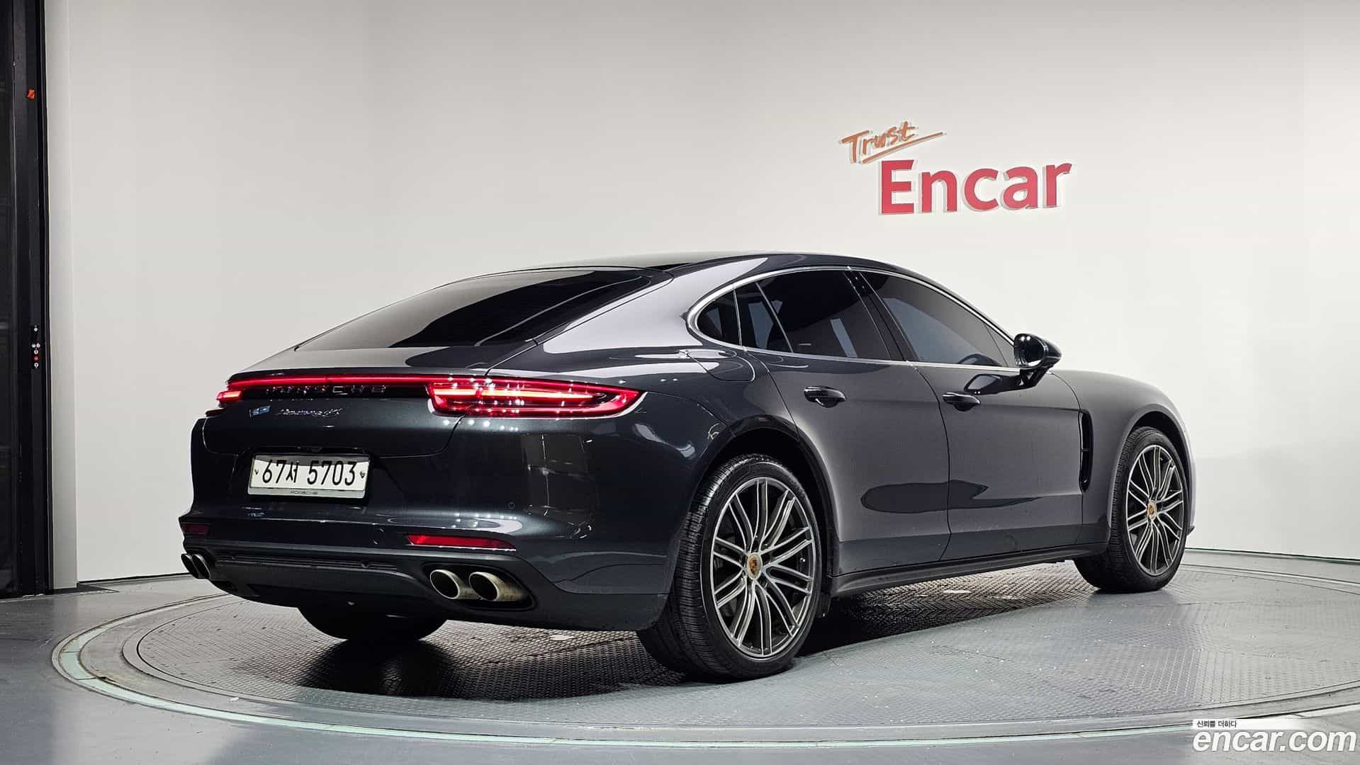 Panamera Porsche 2018.2-OUTER-002