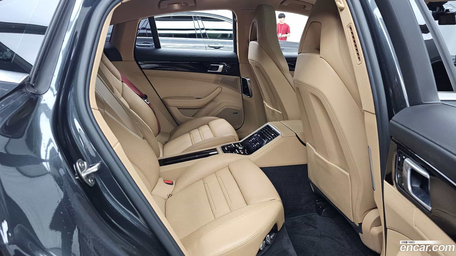 Panamera Porsche 2018.2-OPTION-016