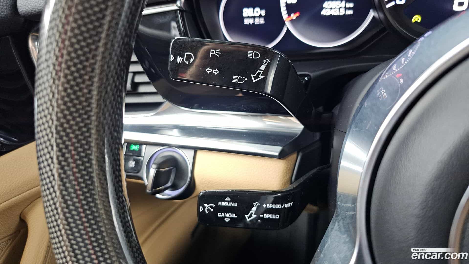 Panamera Porsche 2018.2-OPTION-042