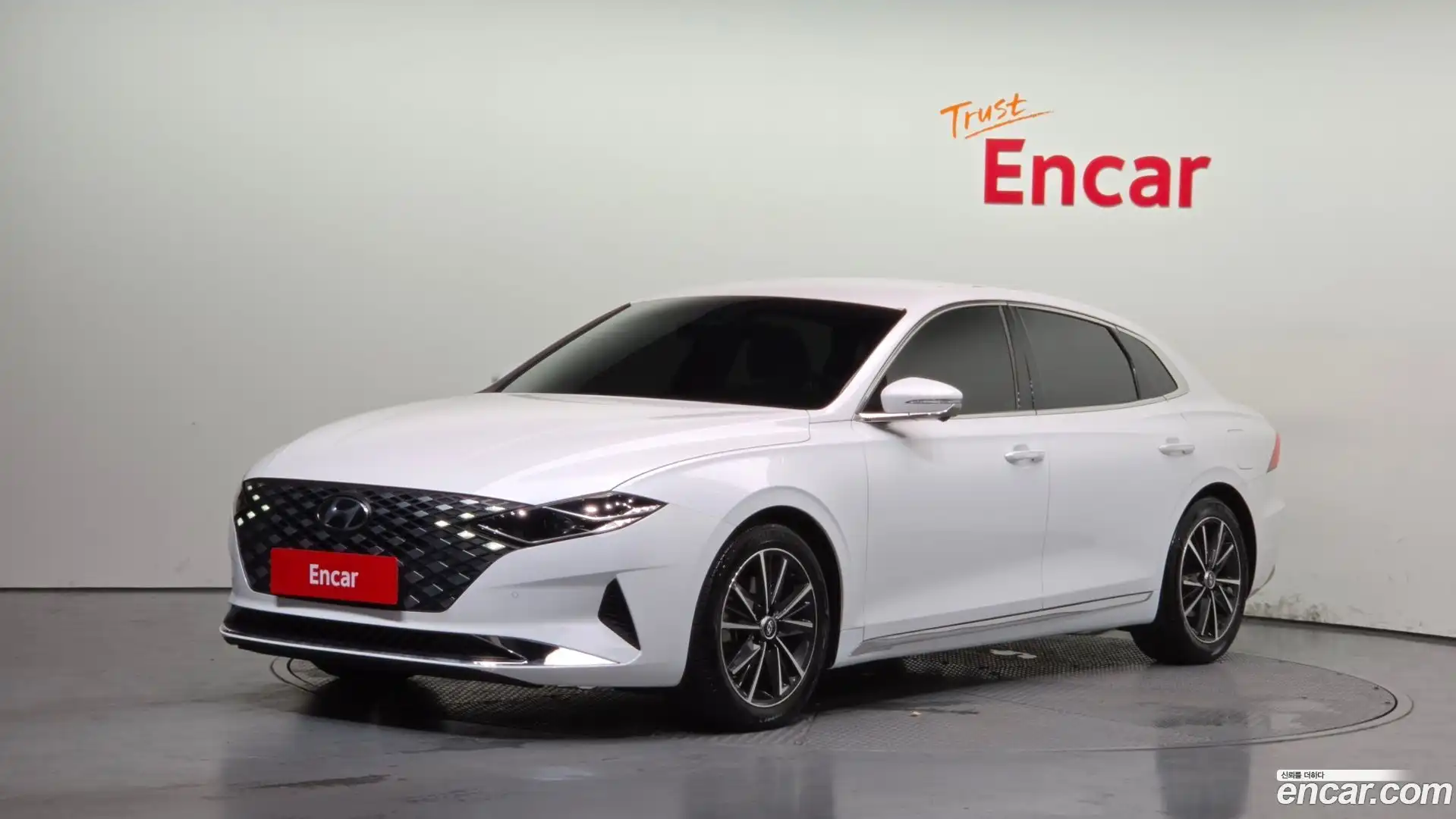 Grandeur Hyundai 2021.10-OUTER-001
