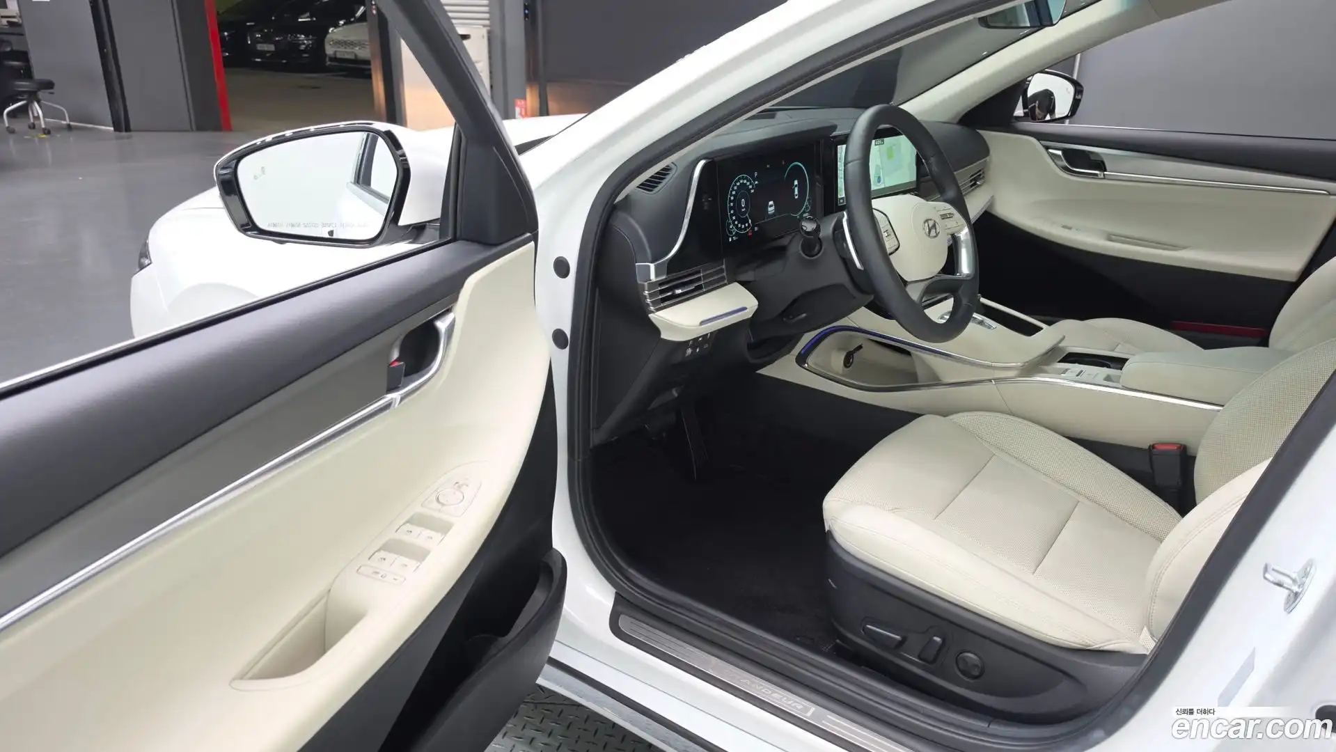 Grandeur Hyundai 2021.10-INNER-010