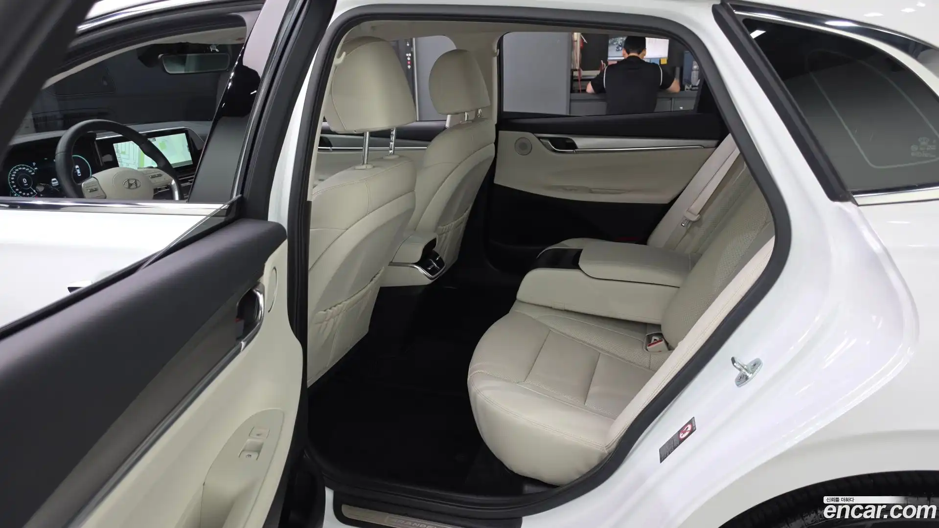 Grandeur Hyundai 2021.10-OPTION-015