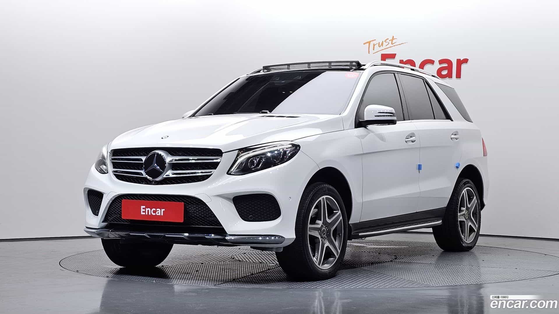 GLE-Class Mercedes-Benz 2017.4-OUTER-001